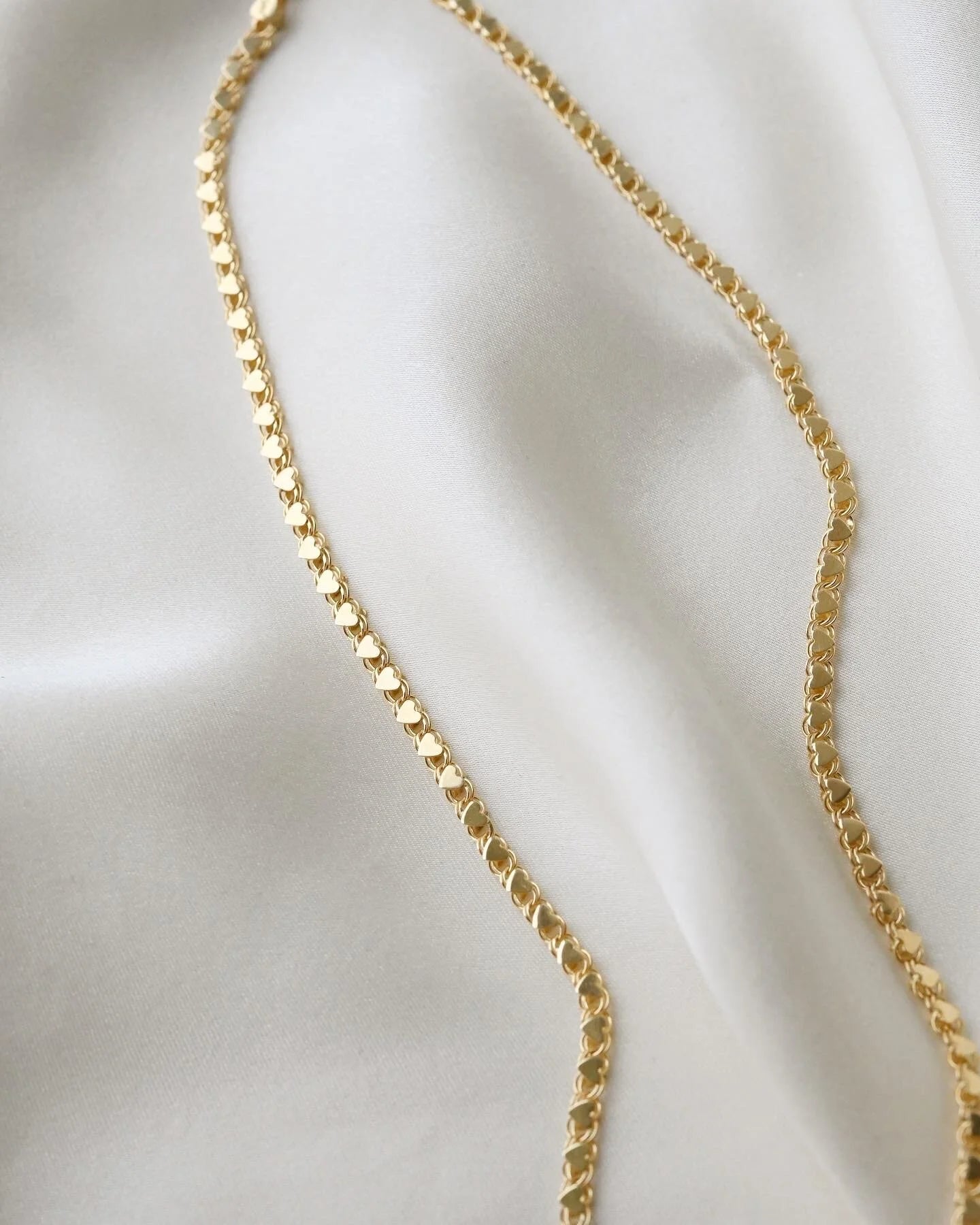 Stunning Rare Tiny Hearts Link Chain Necklace 14K Gold