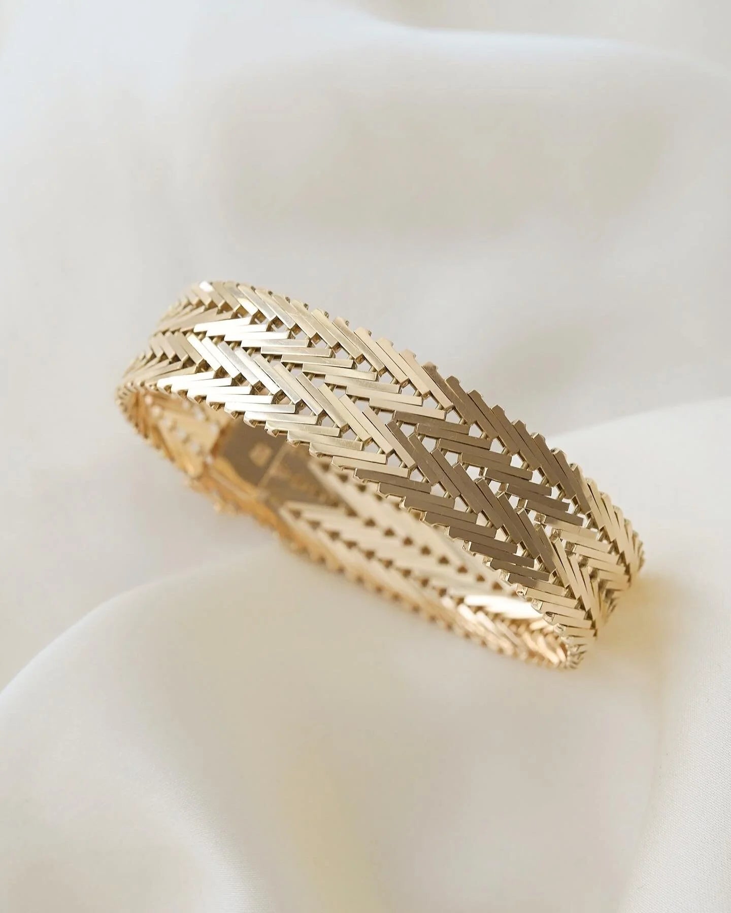 Sublime Danish Vintage Bracelet by Eli Lindbom 14K Gold 1963