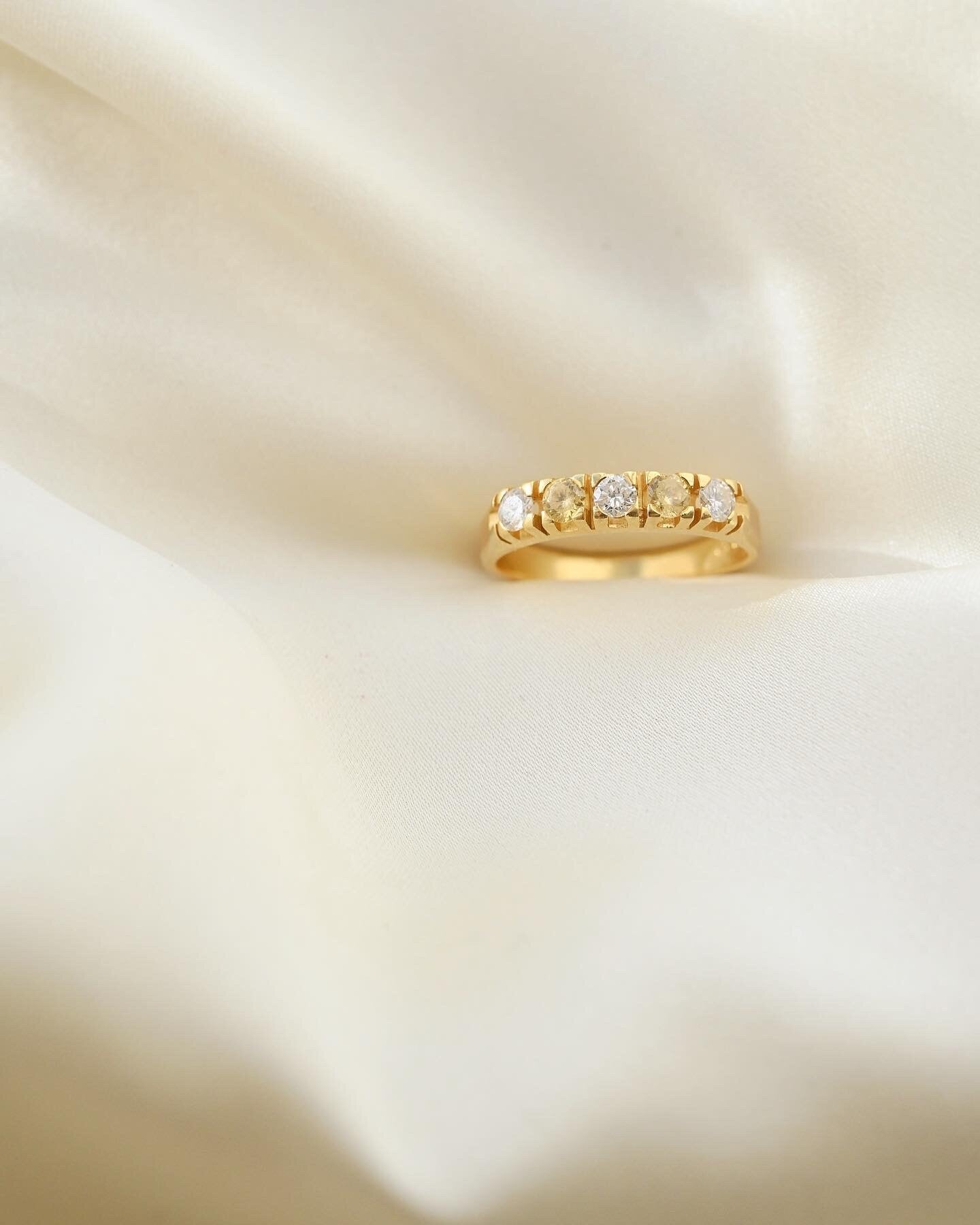 Lemon and Sunshine Ring w Diamonds 18K Gold