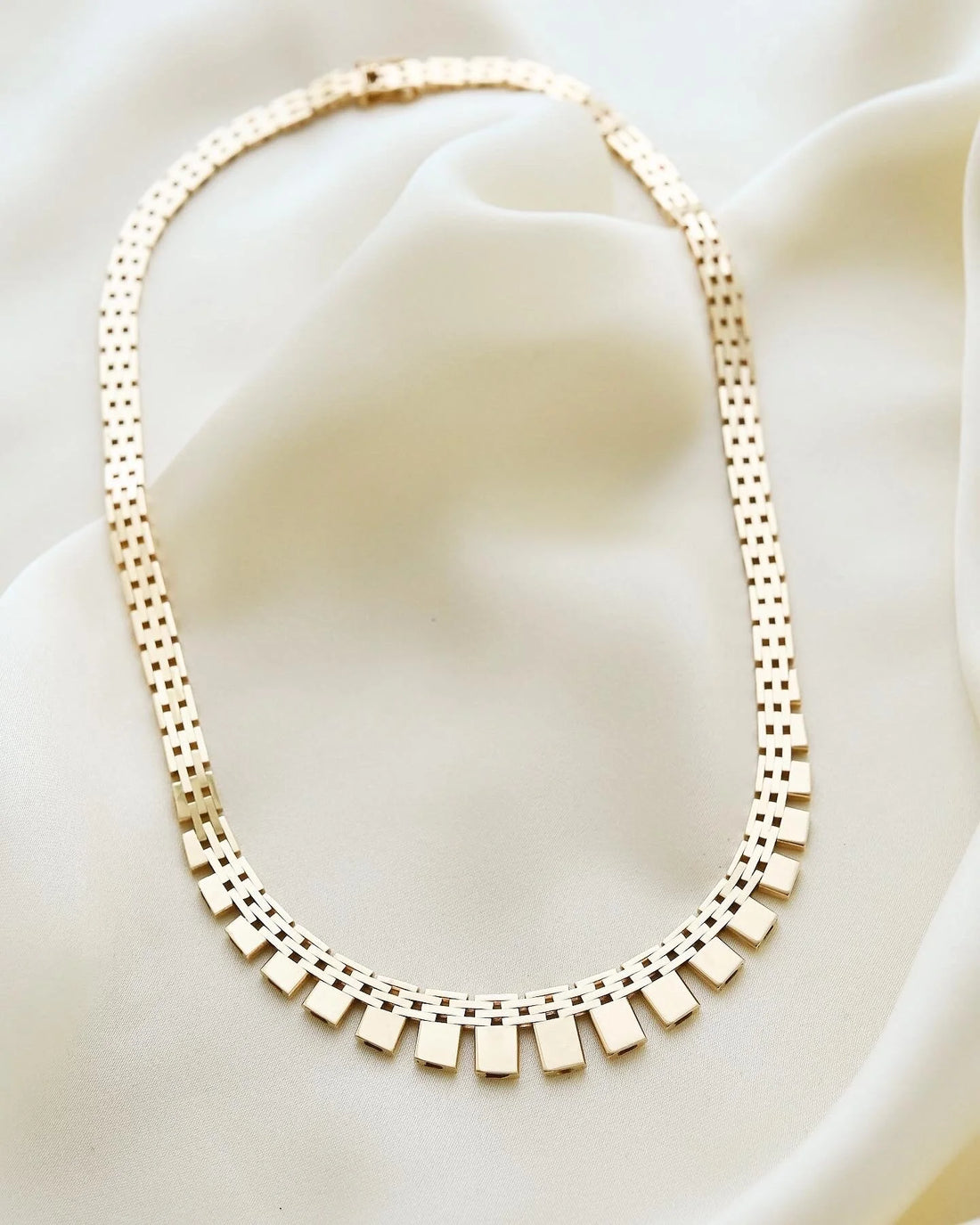 15.15 Inches Graduated Cleopatra Brick Link Necklace 14K Gold 1960