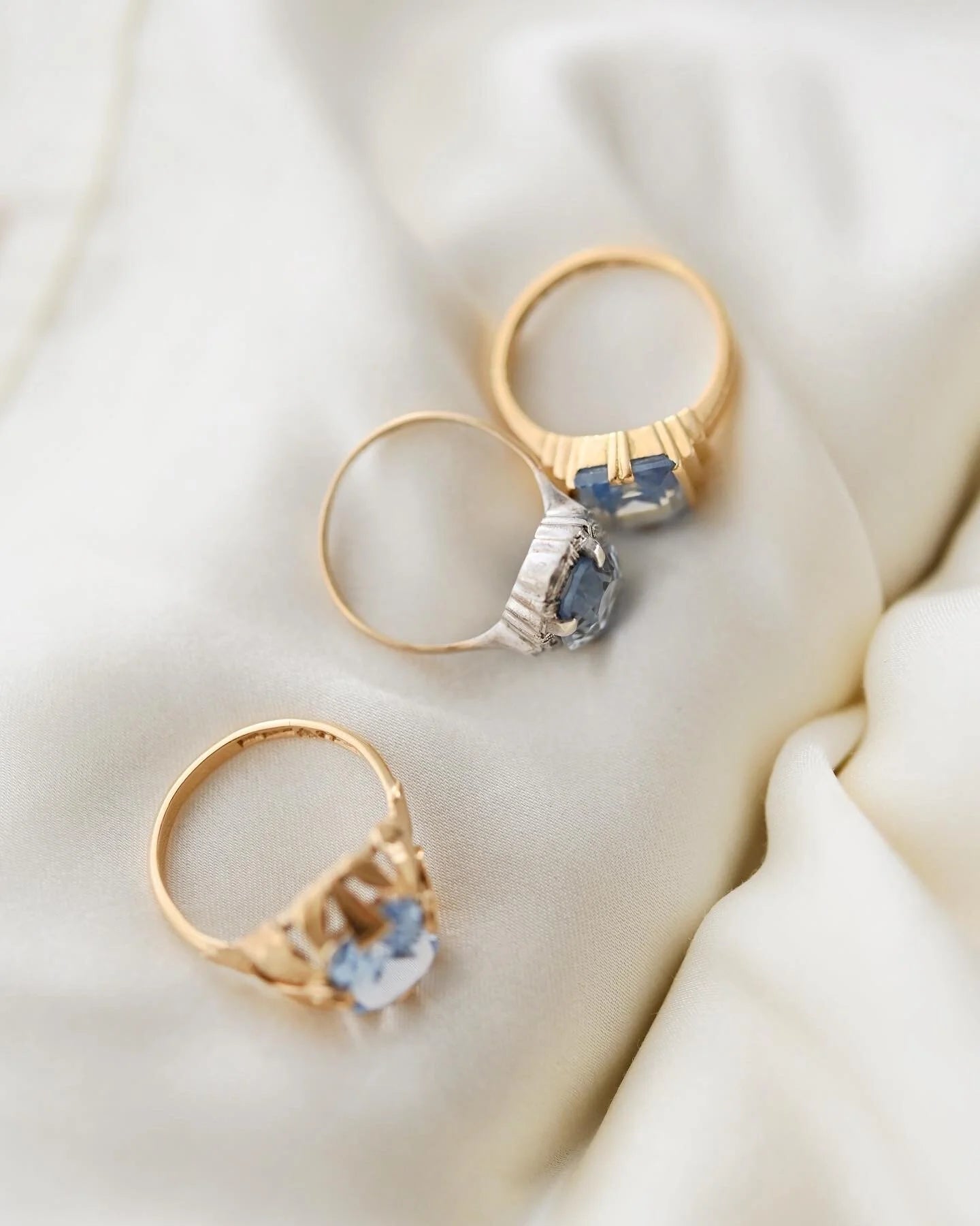 Beautiful Old Baby Blue Spinel Rings 18K Gold 1920-1950