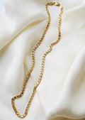 Stunning 18.25 Inches Italian Vintage Curb Chain Faceted 18K Gold