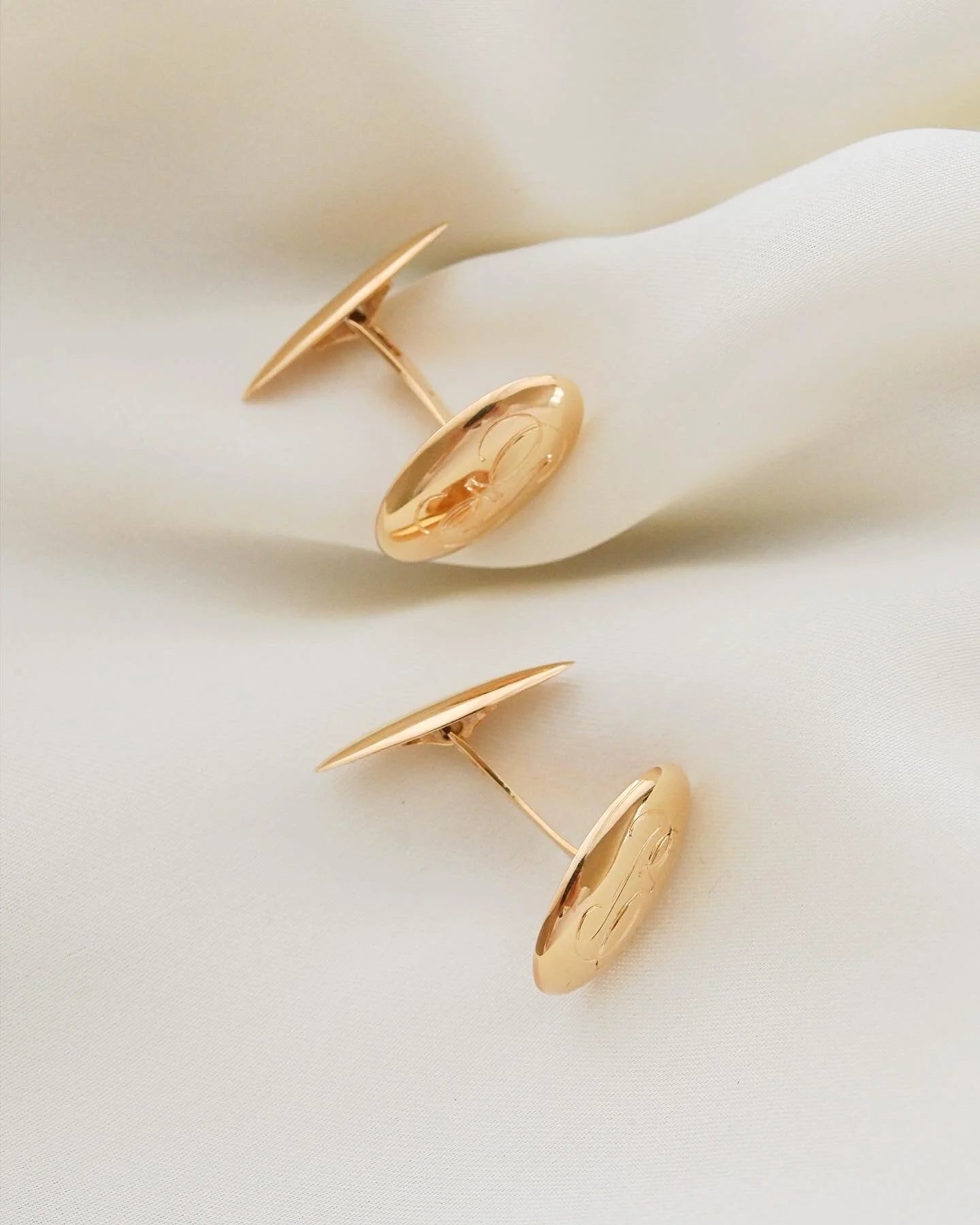 Beautiful Antique BE /EB Cufflinks 18K Gold 1924