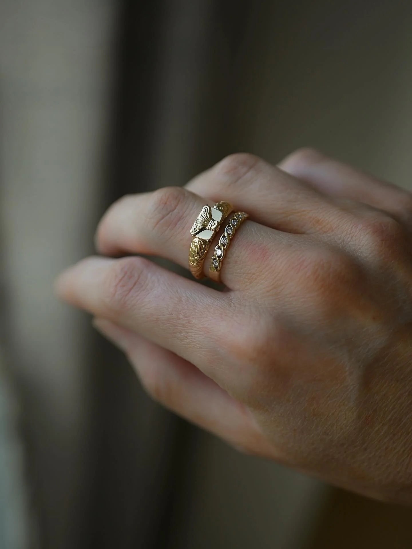 Incredible Historic Compartment Ring 18K Gold 1943