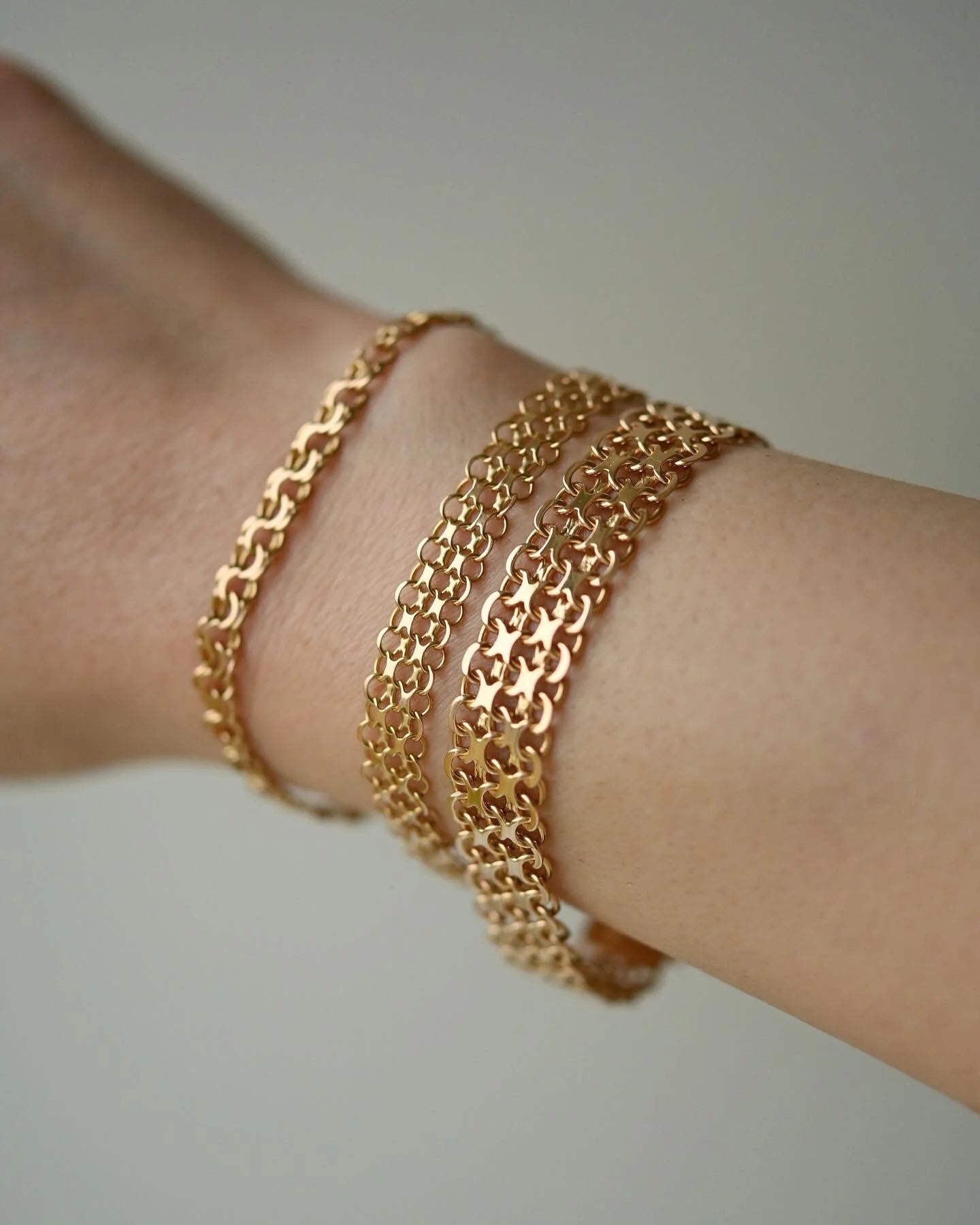 Glowing, Heavy X Link Bracelet 18K Gold 1963