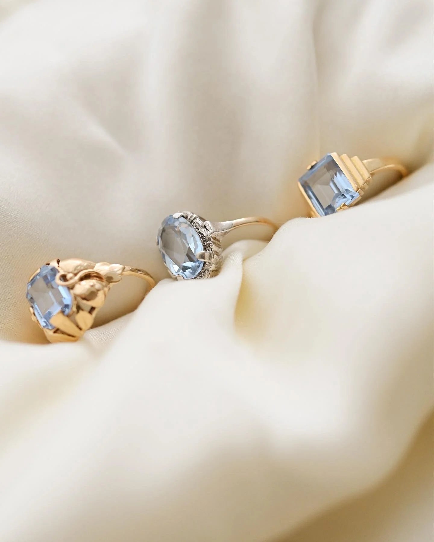 Beautiful Old Baby Blue Spinel Rings 18K Gold 1920-1950