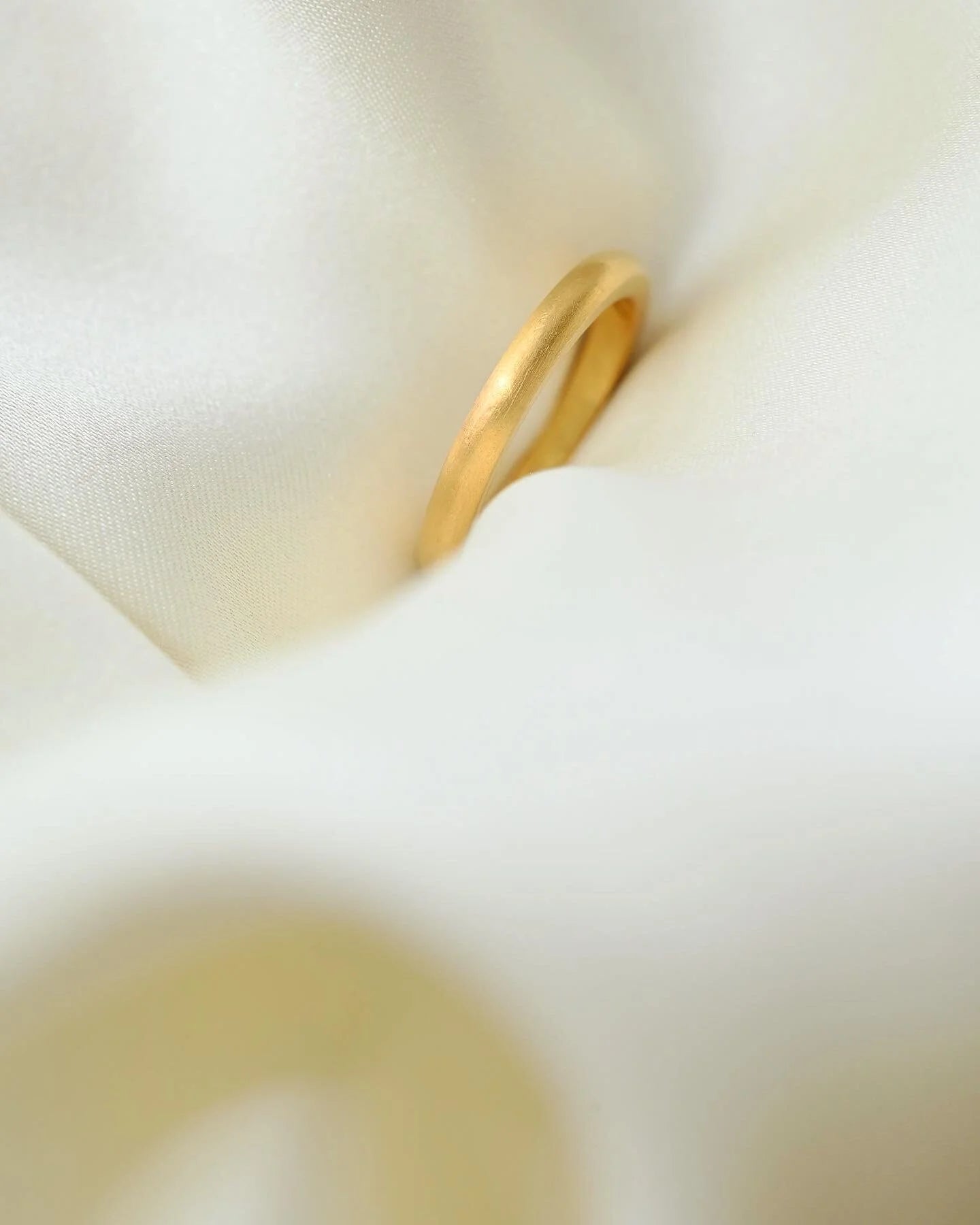 Luminous Perfect Satin Feel Antique Stacking Ring 23K Gold 1939
