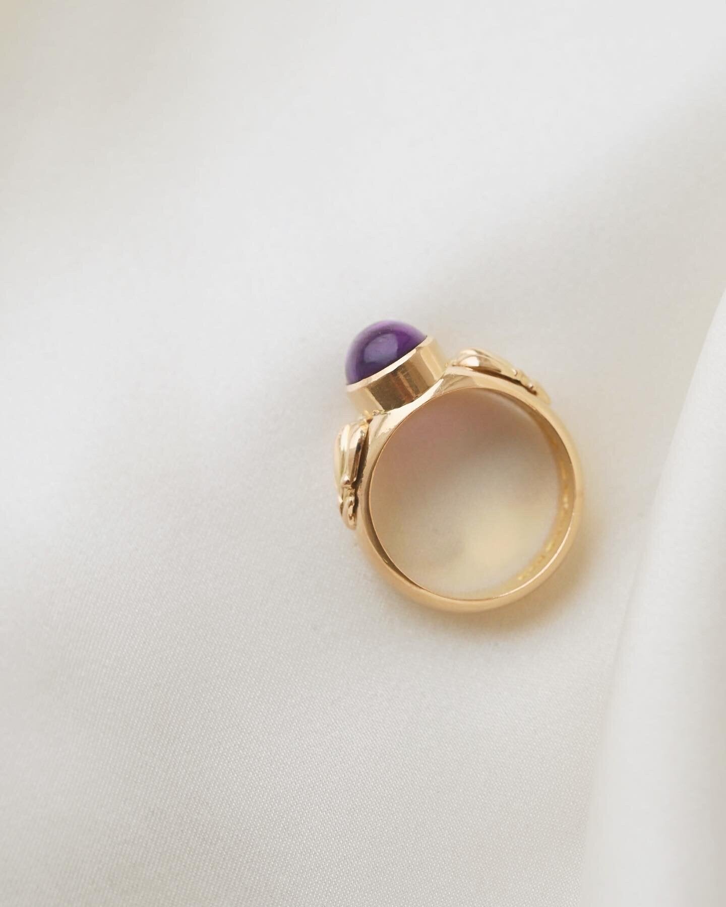 Swedish Vintage Cabochon Amethyst Ring 18K Gold