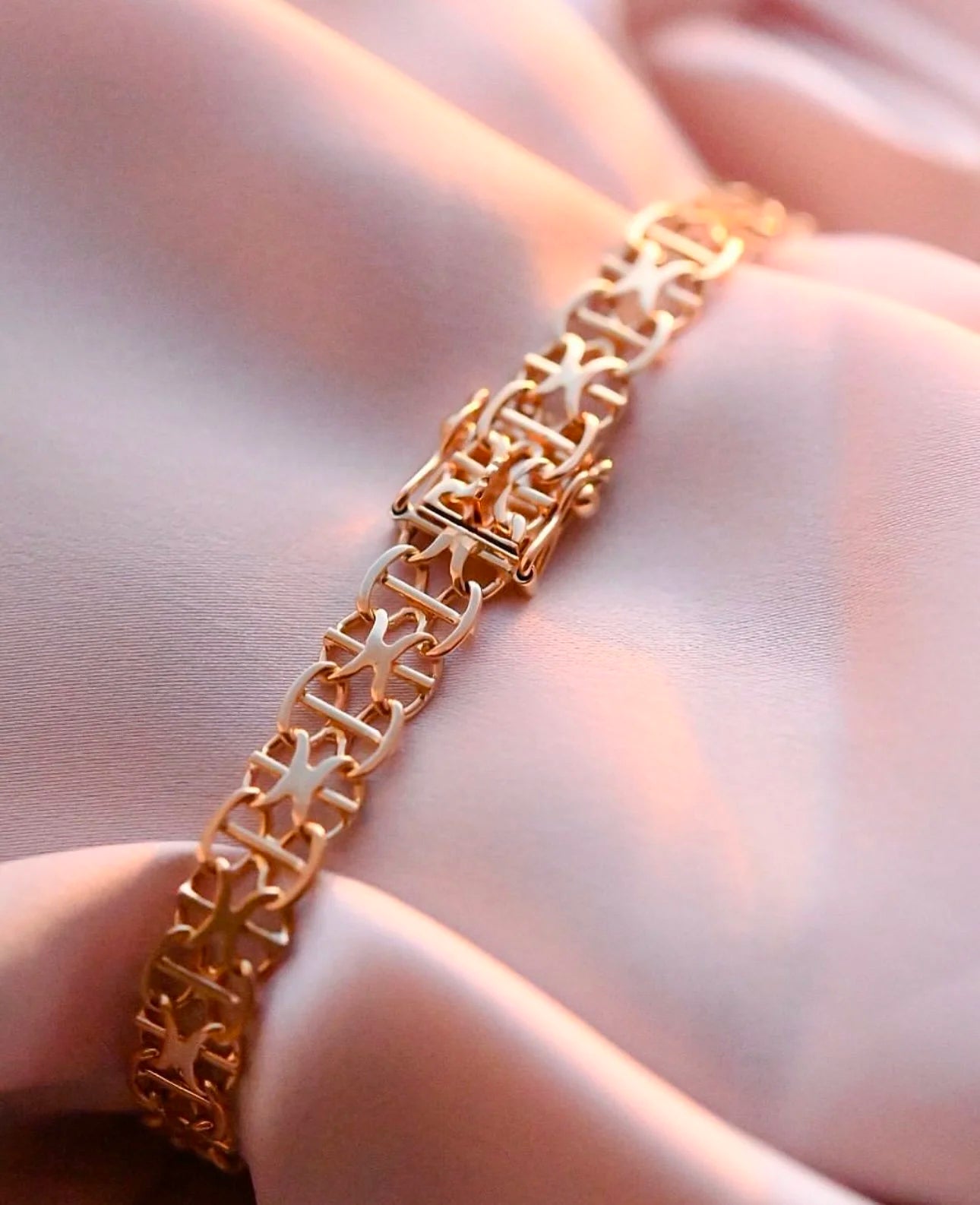 Incredible Star Link Bracelet 18K Gold Sweden 1964