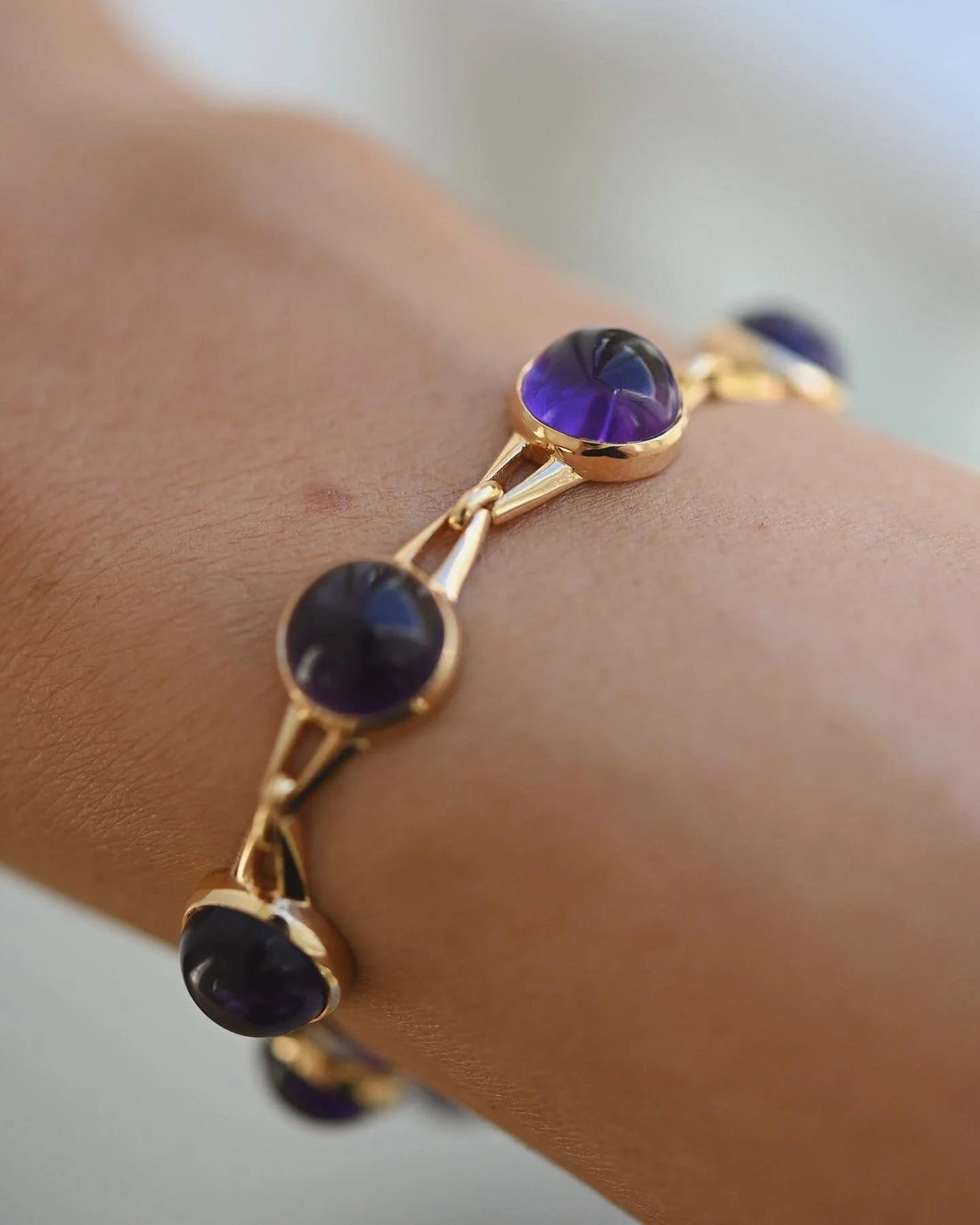 Extraordinary Swedish Amethyst Cabochon Bracelet 18K Gold 1966