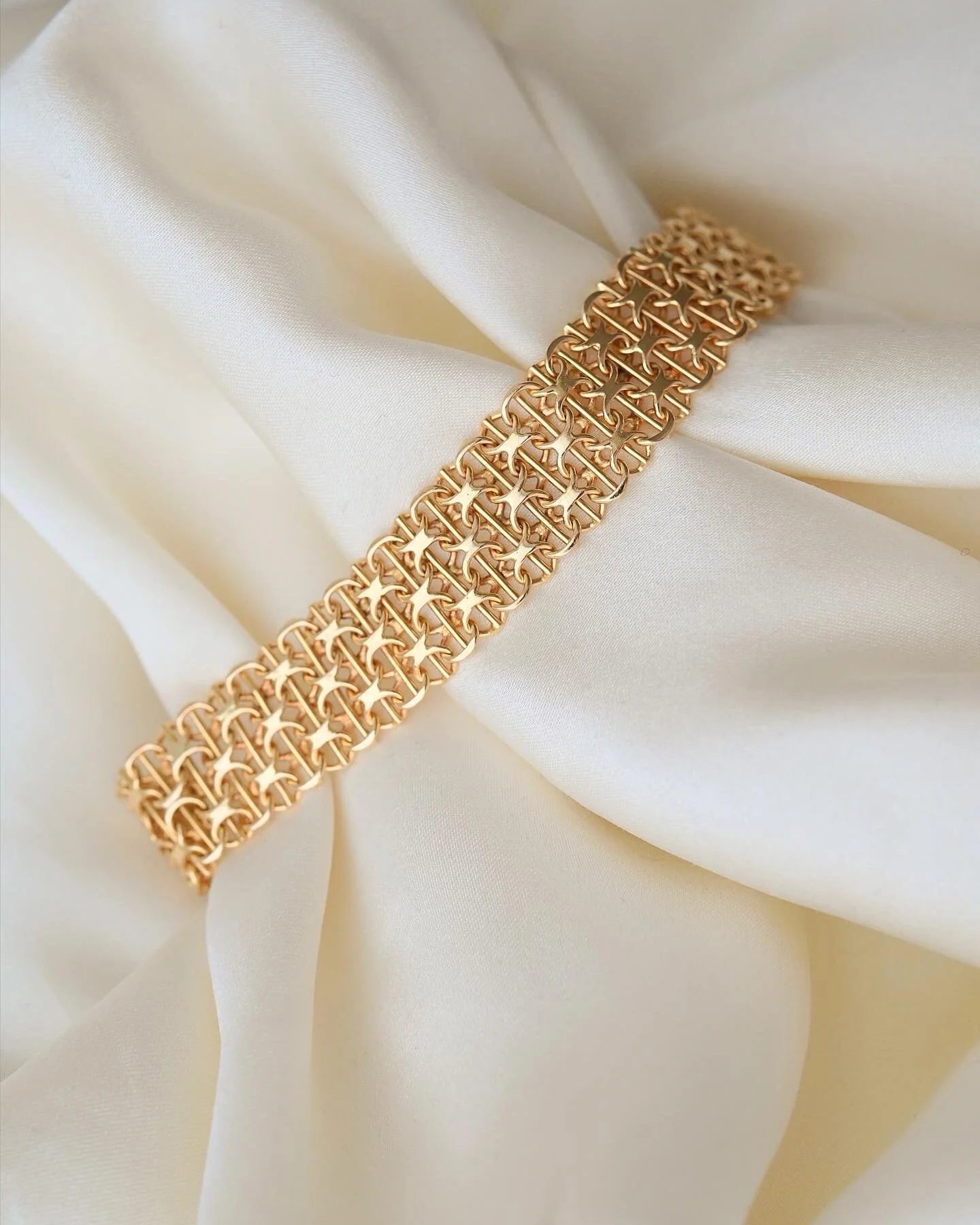 Beautiful Swedish Star Link Bracelet 18K Gold 1969