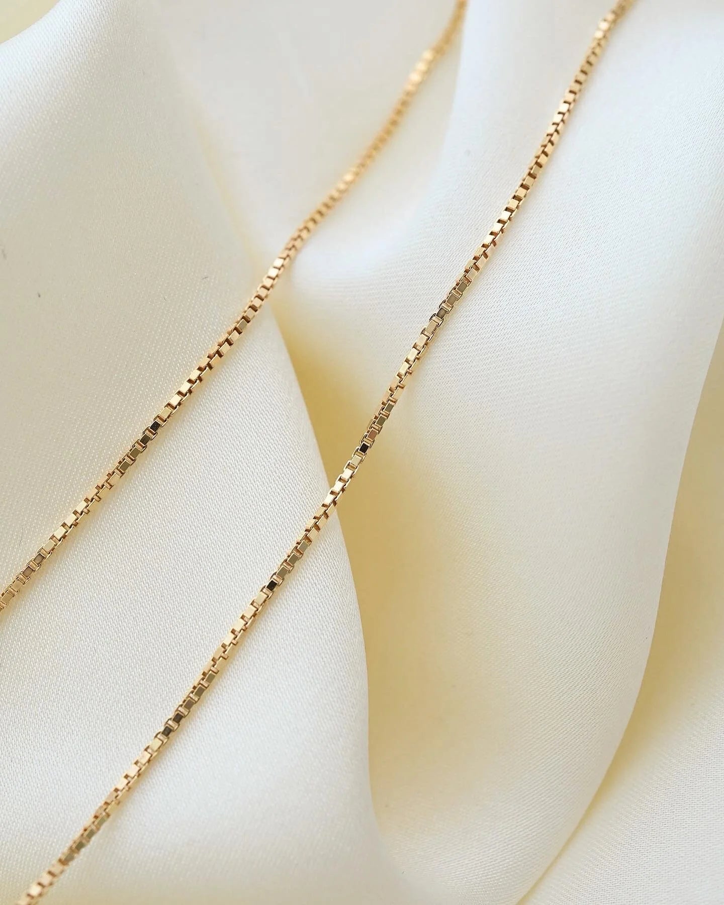 A Classic Dainty Vintage Box Chain 14K Gold