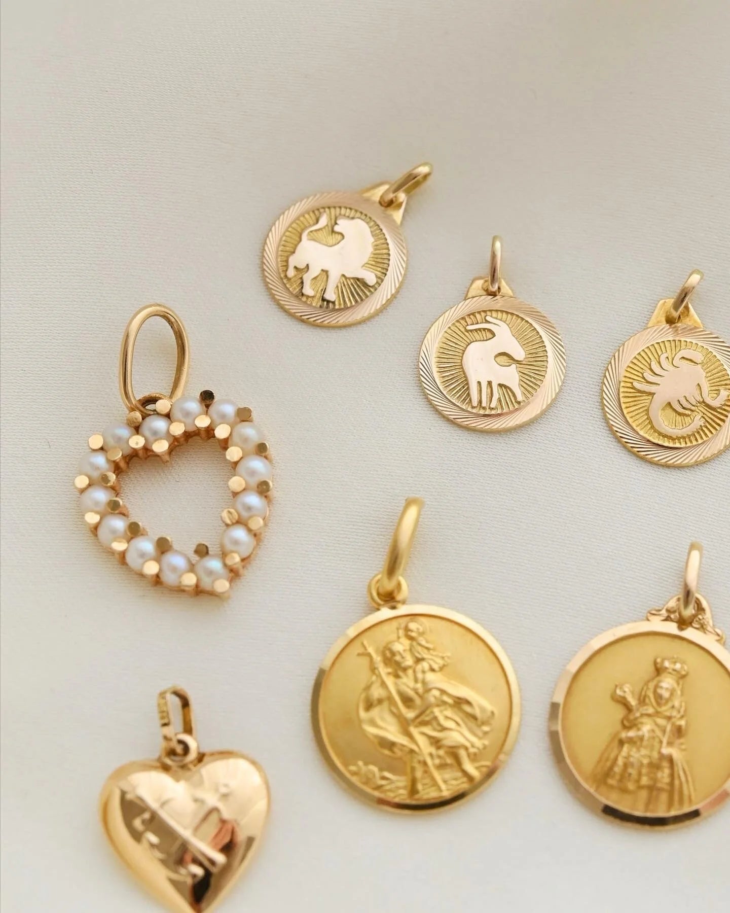 The Best Vintage Charms 18K Gold 1970s