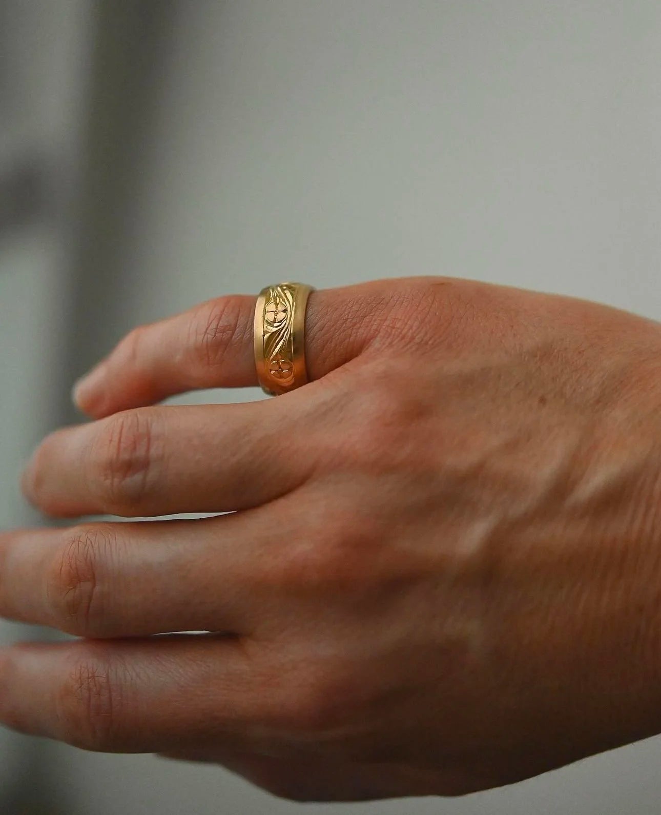 Incredible 11 Grams Heavy Floral Wedding Band 18K Gold 1963