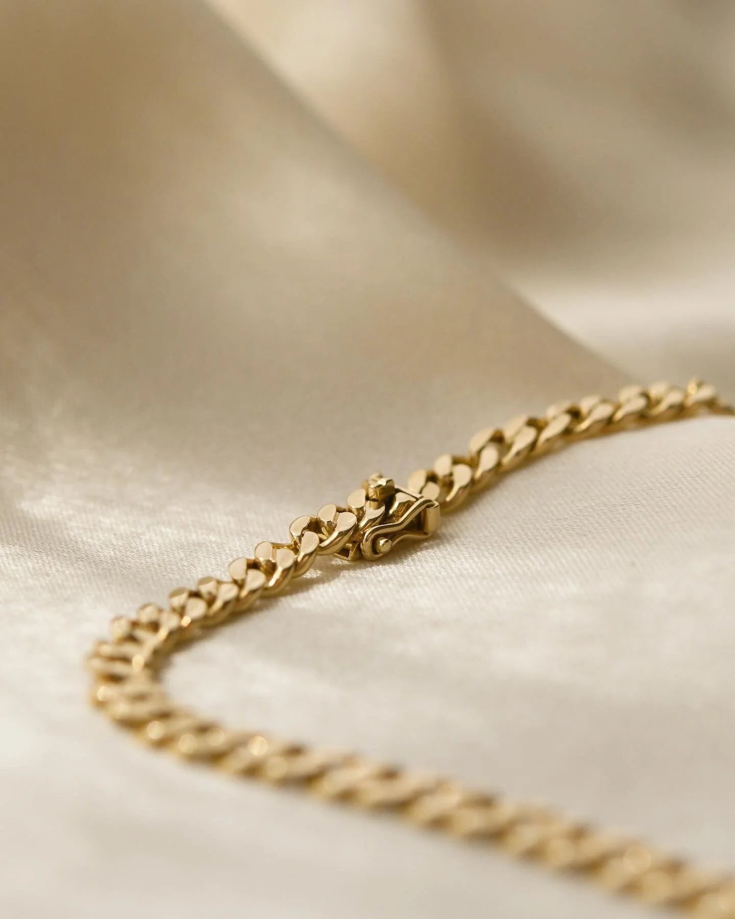 Glowing 1970s Curb Link Chain 14K Gold
