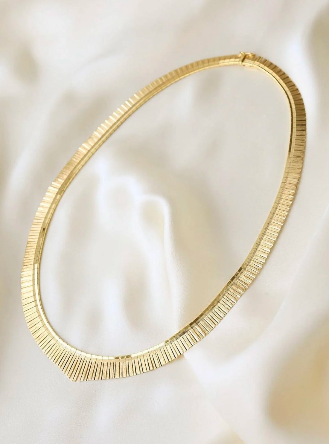 Insane Heavy Goddess Necklace 18K Gold