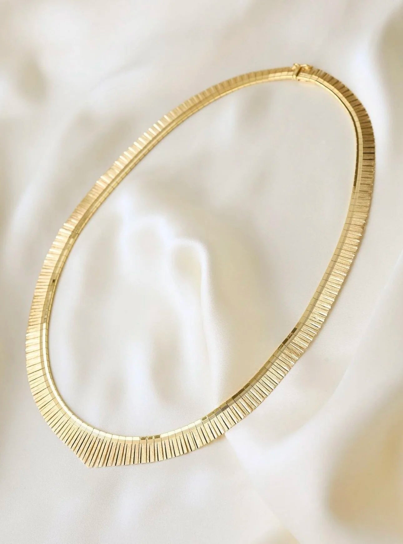Insane Heavy Goddess Necklace 18K Gold