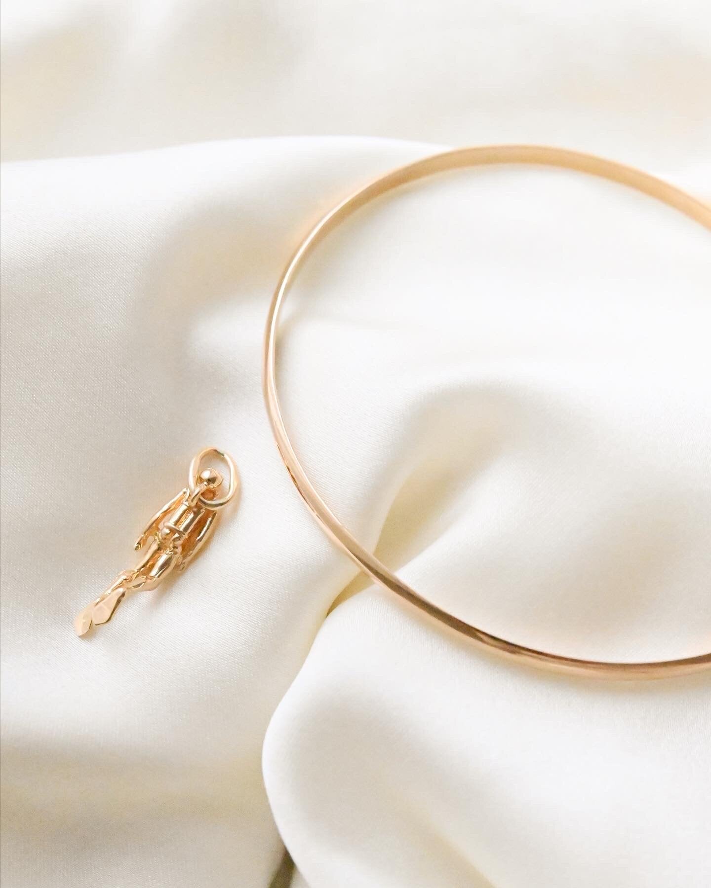 Absolutely Glowing Vintage Divers Charm 18K Gold