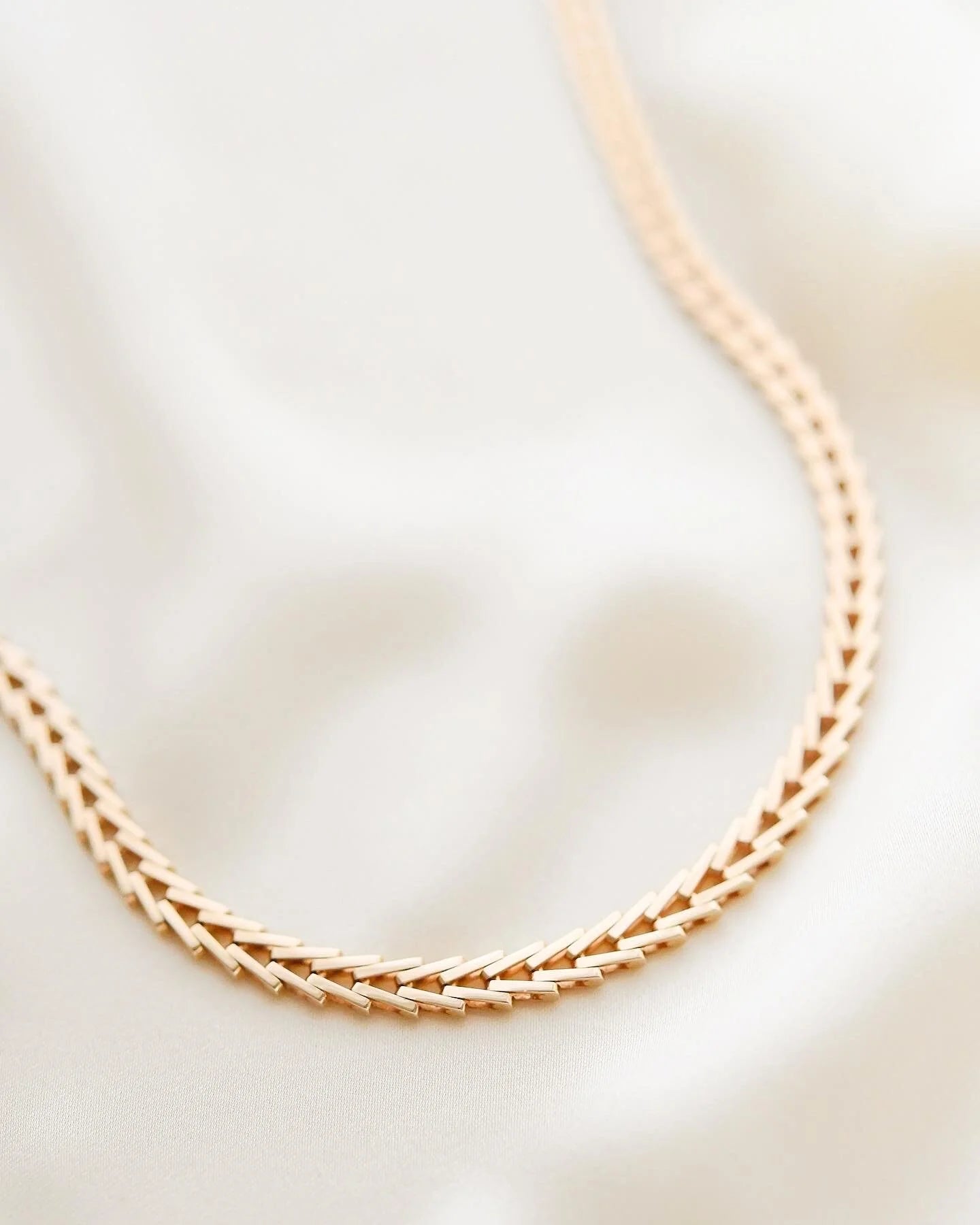 Long Heavy 30 Grams Geneva Link Variation Necklace 14K Gold