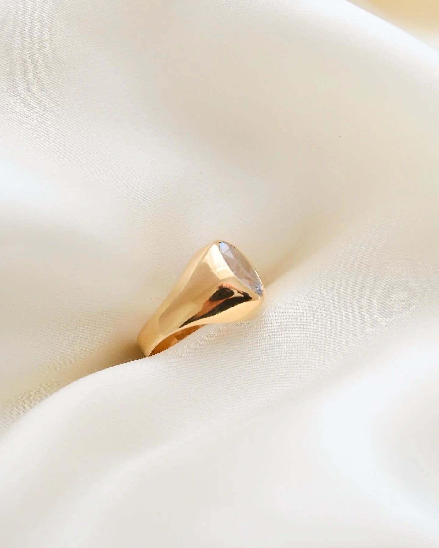 Special Swedish Navette Cut Spinel Ring 18K Gold 1963
