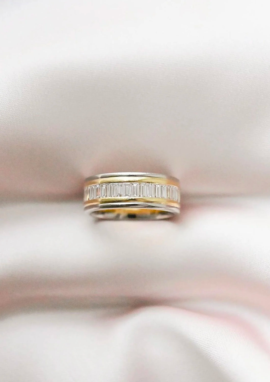 Special Baguette Cut VS Diamond Eternity Ring 1.20 carats 18K Gold