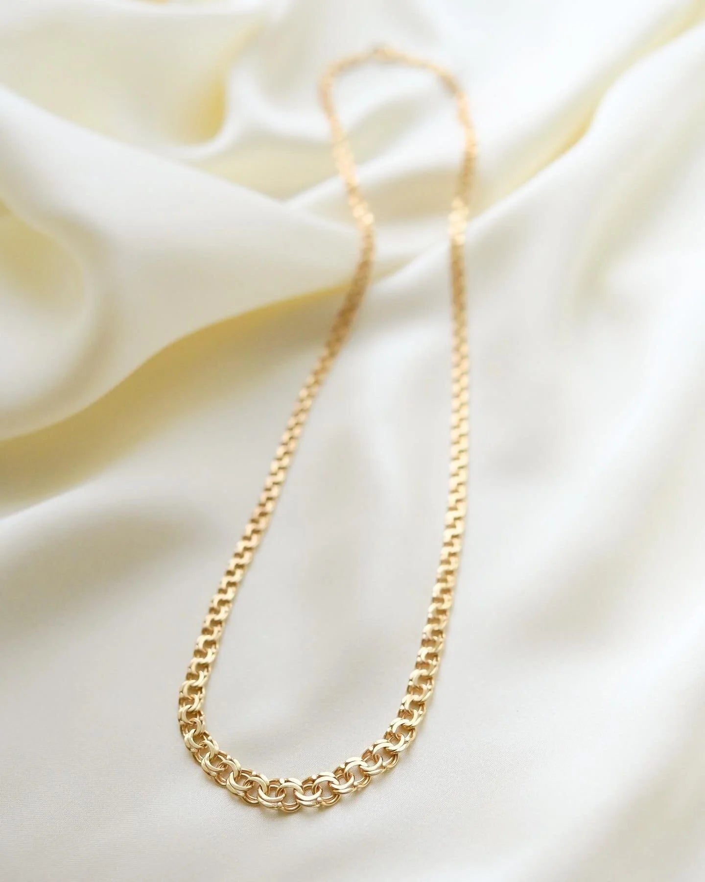 Beautiful Perfect Bismarck Necklace 18K Gold 1950