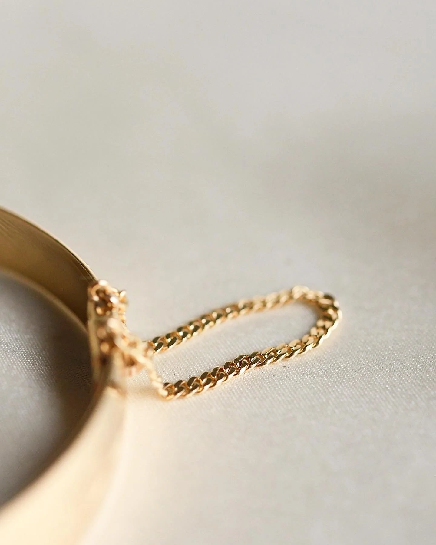 Art Deco Dream Bangle 18K Gold