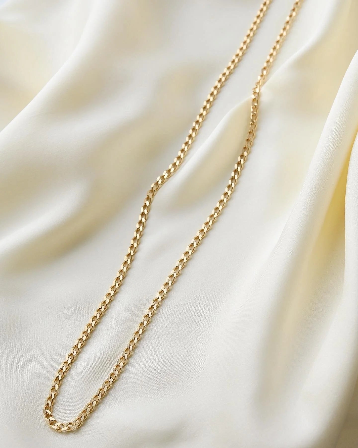 Long 40 Grams Vintage Curb Link Chain 18K Gold