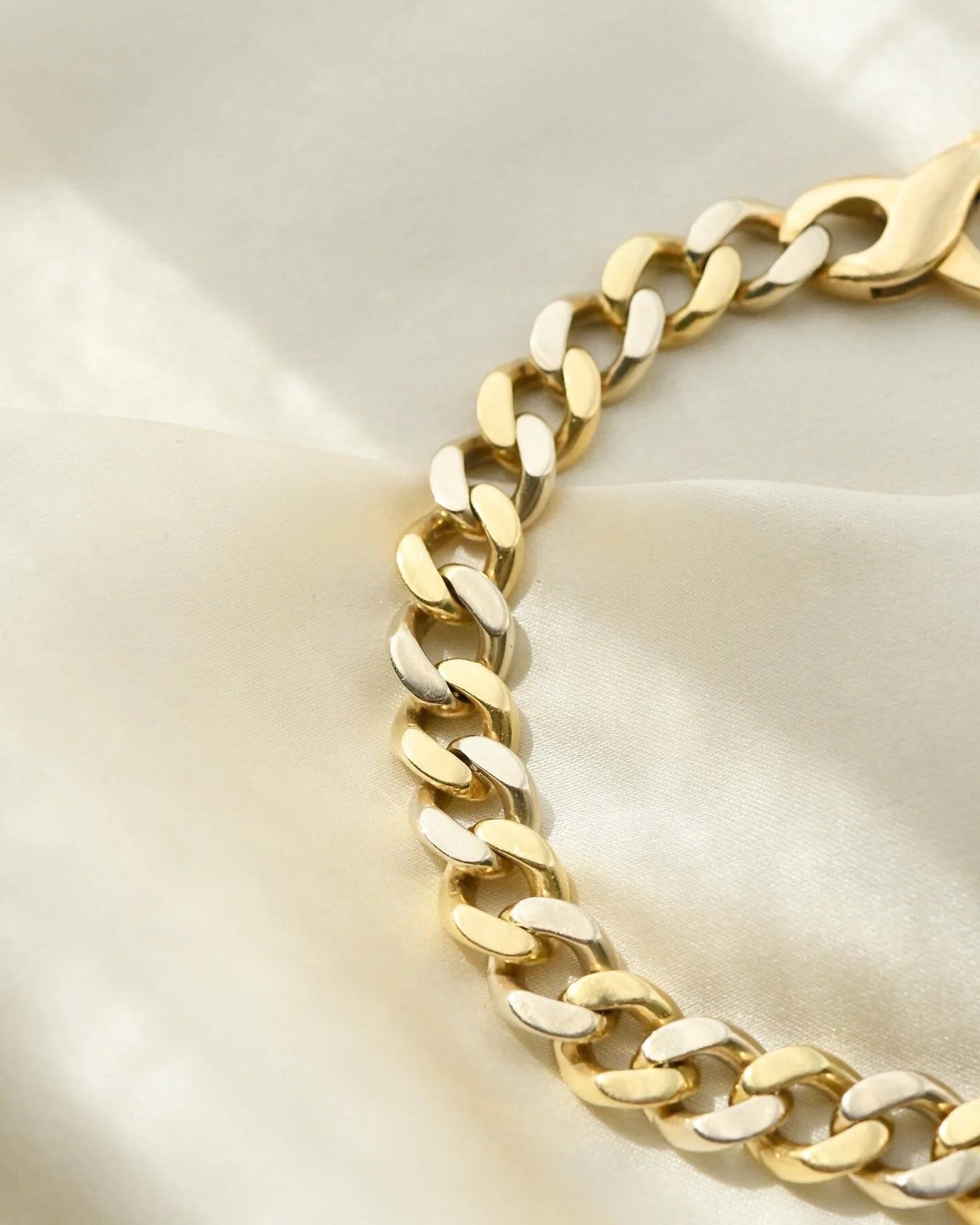 Chunky Vintage Curb Link Bracelet 18K Gold