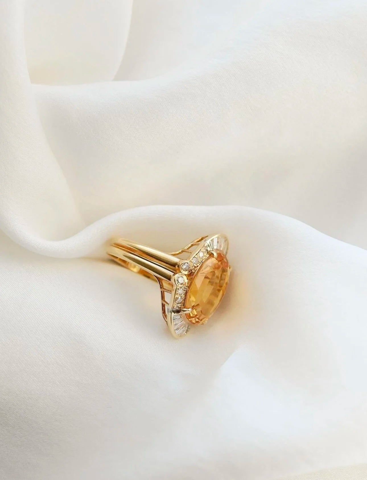 Beautiful Citrine and Diamond Ballerina Set Vintage Ring 18K Gold 1950s