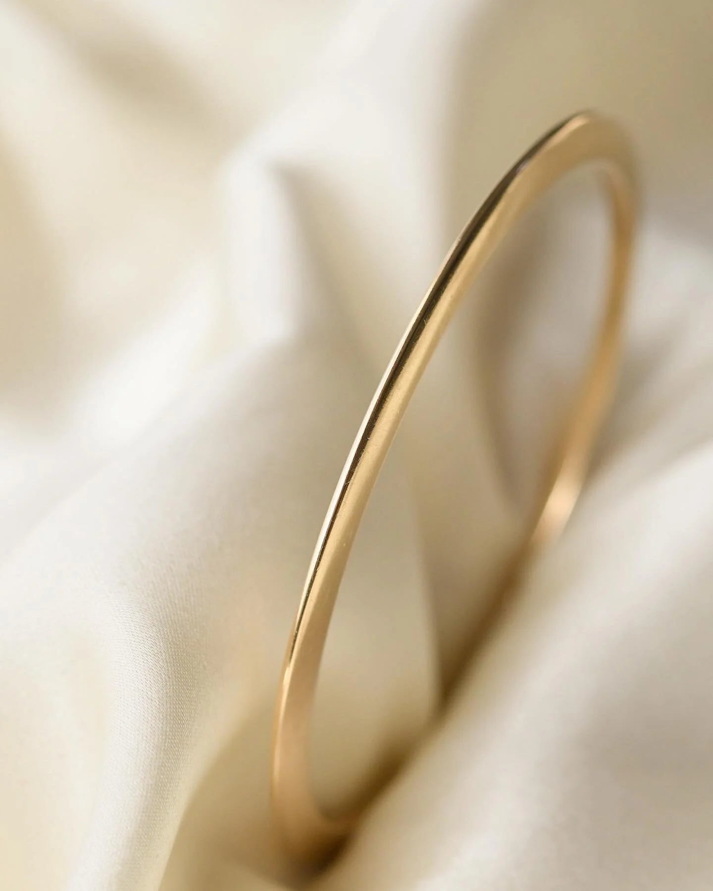 Amazing Knife Edge Vintage Bangle 14K Gold 1940s