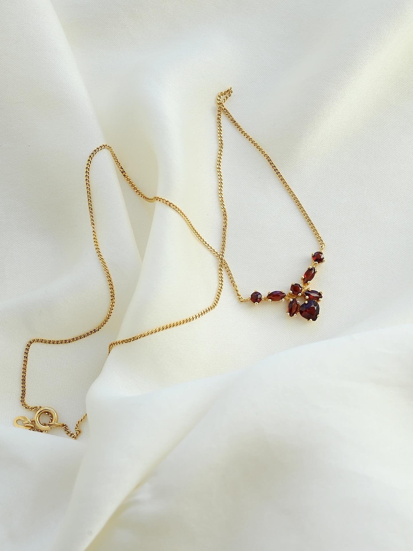 Romantic Vintage Garnet Heart Cluster Pendant Chain 18K Gold