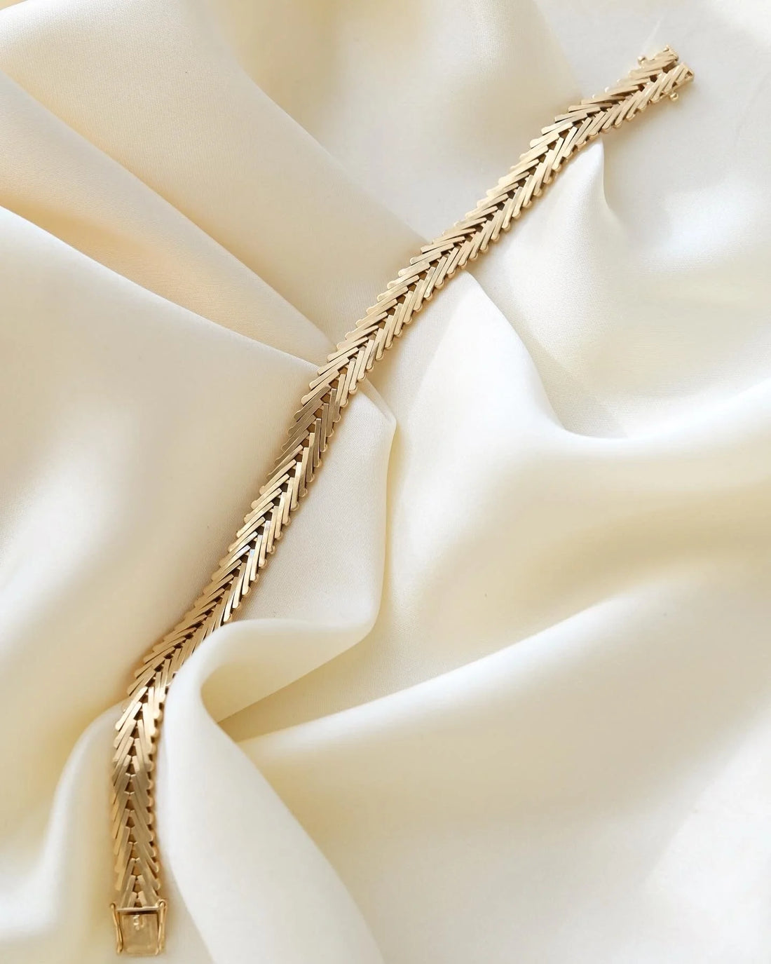 Beautiful Classic Danish Geneva Link Bracelet 14K Gold 1960s