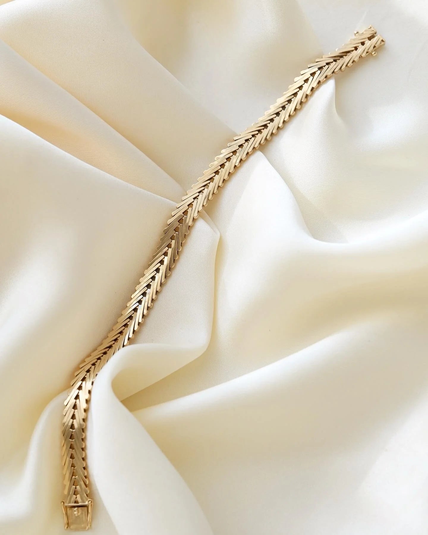 Beautiful Classic Danish Geneva Link Bracelet 14K Gold 1960s