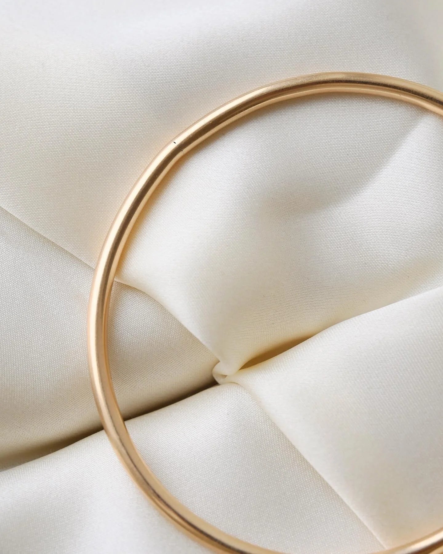 Heavy Round Swedish Vintage Bangle 18K Gold
