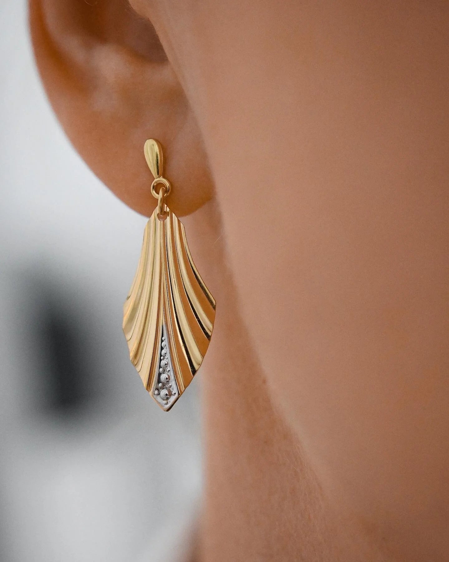Gorgeous Vintage Earrings 18K Gold 1950s