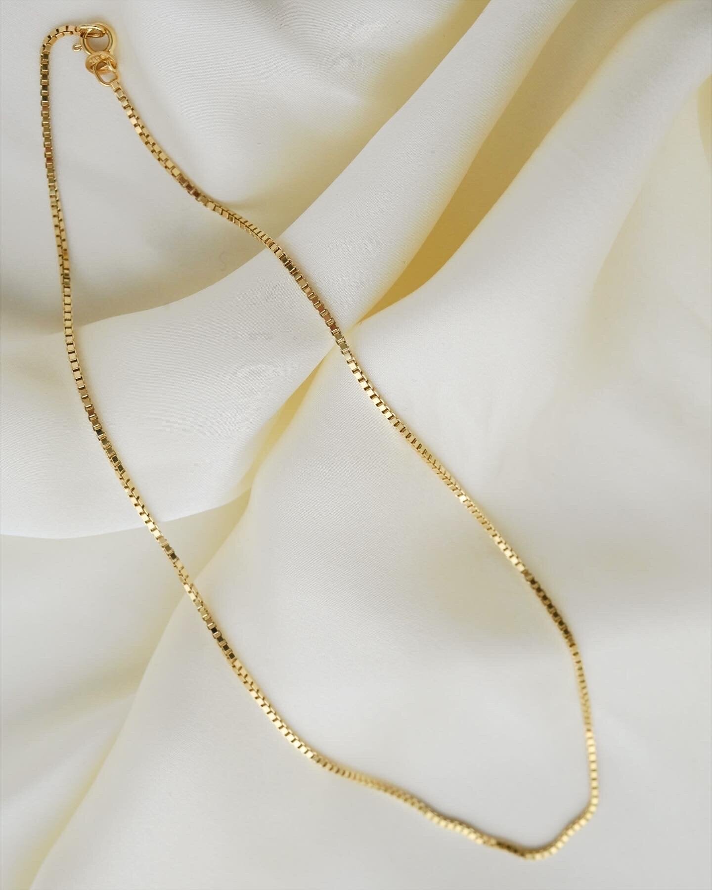 Shipping included! Gorg Italian Vintage Box Chain 18K Gold