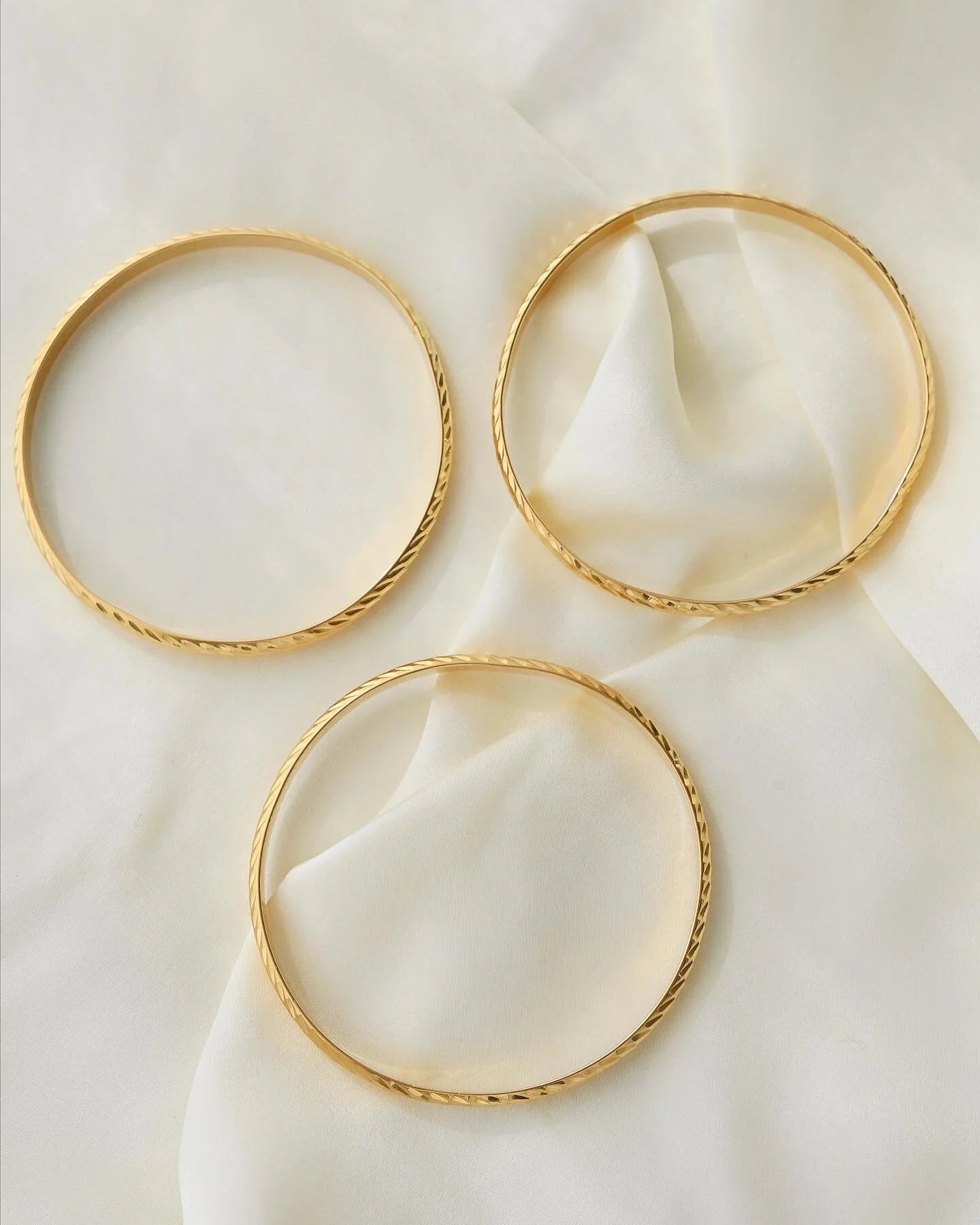 Wide Textured Bangle left!!! Perfect Vintage Bangles 18-21K Gold 1937-1970
