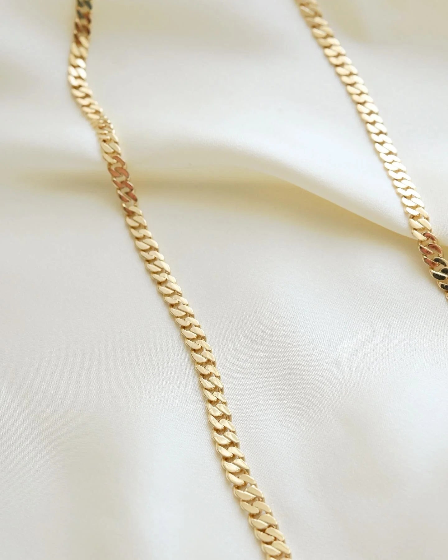 RADIANT Vintage Curb Link Chain Necklace 14K Gold