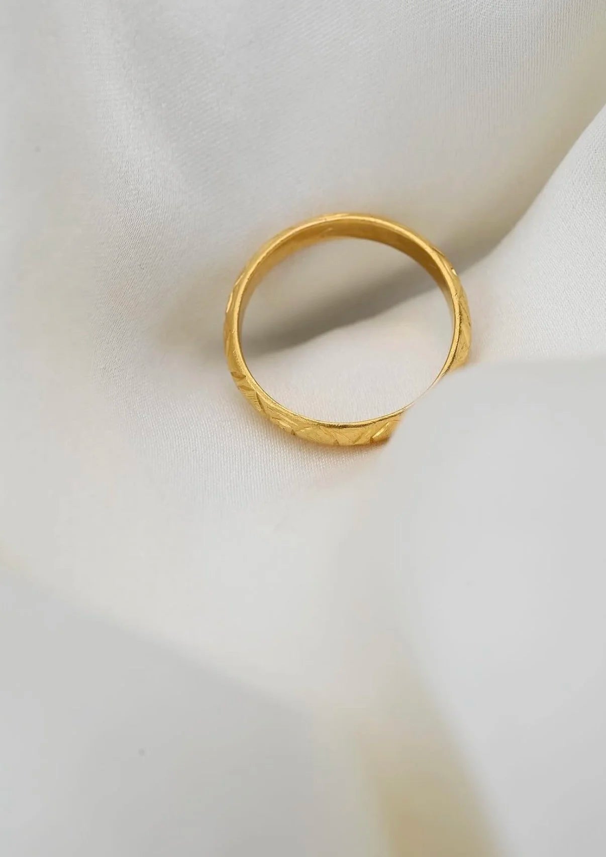 Exquisite High Carat Antique Patterned Band 23K Gold Sweden 1900s
