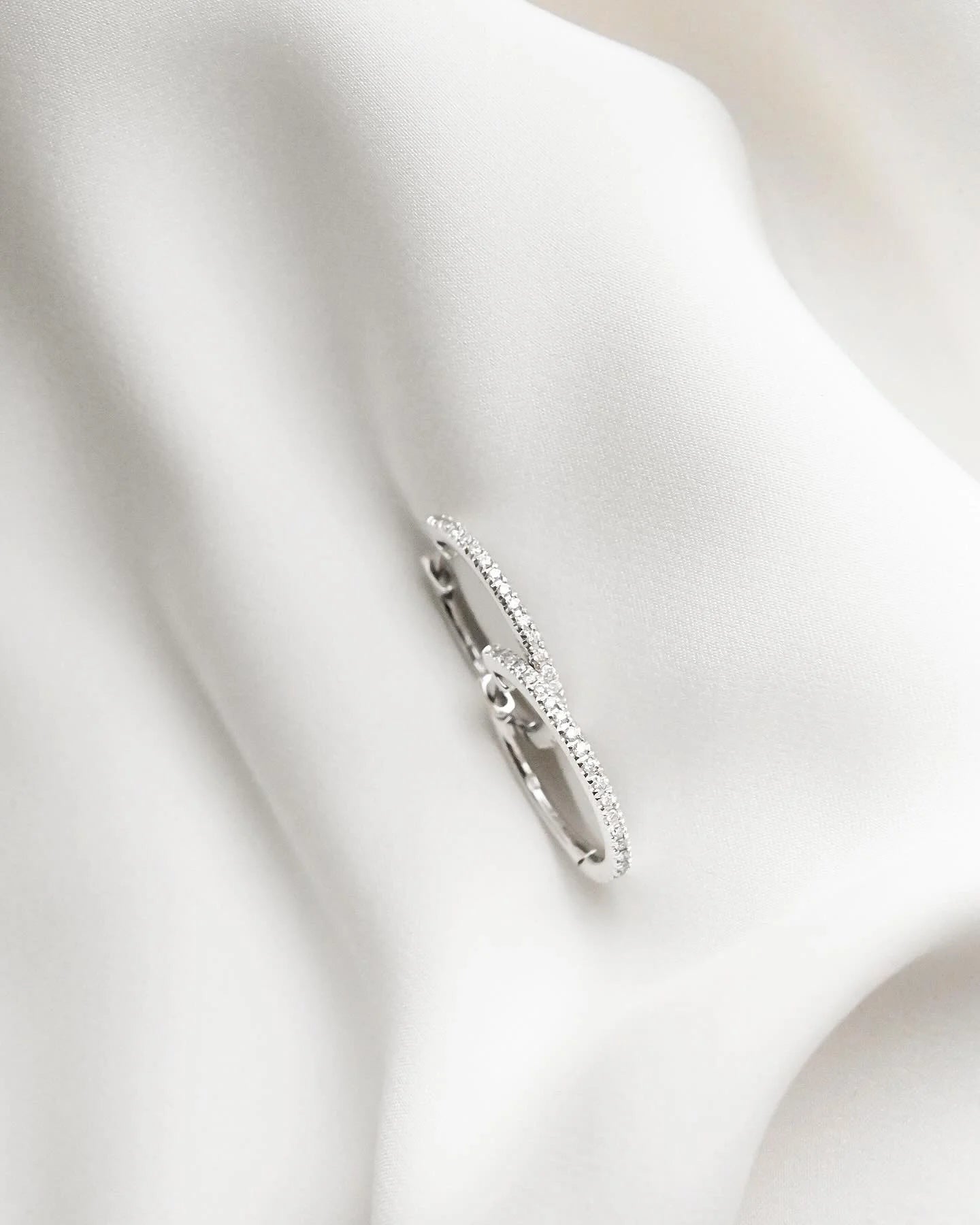 Perfect Estate Diamond Hoop Earrings 14K Gold 0.30 Carats