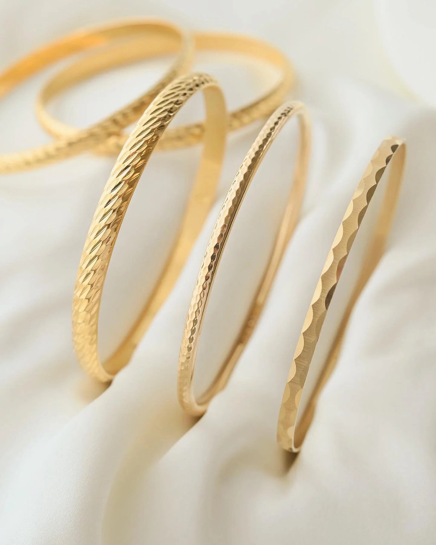 Wide Textured Bangle left!!! Perfect Vintage Bangles 18-21K Gold 1937-1970