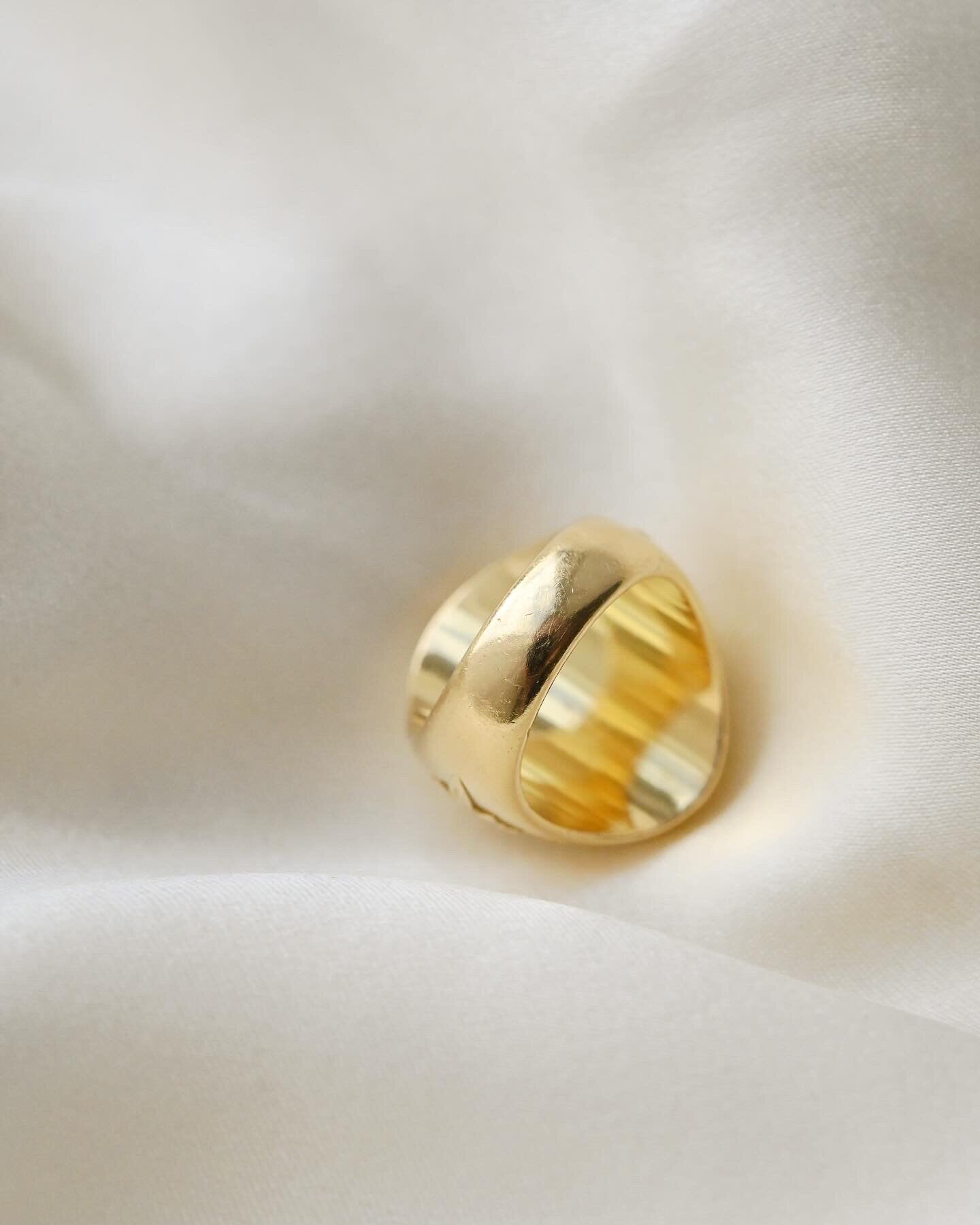 The Most Perfect Antique Onyx Signet Ring 11 Grams 18K Gold