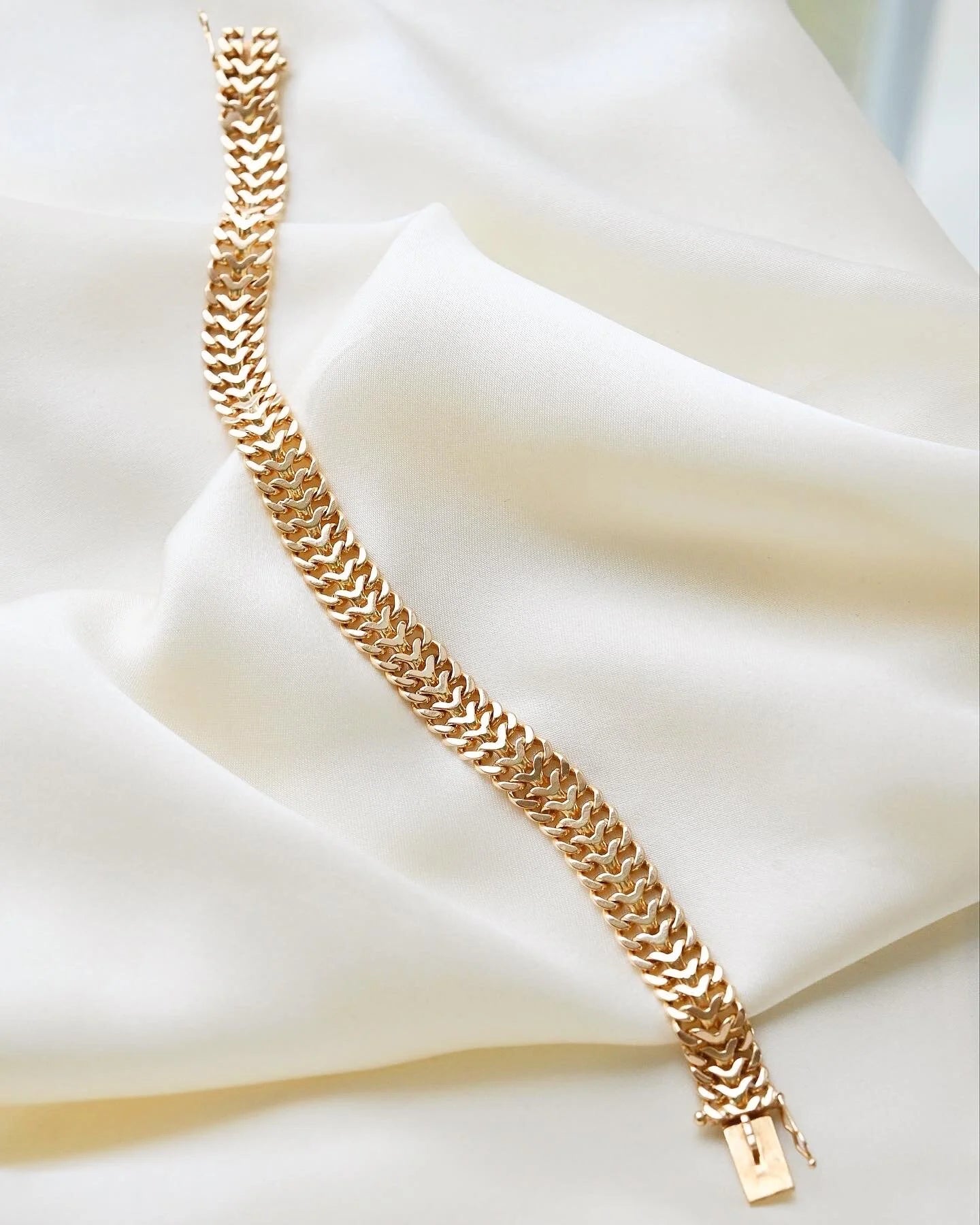 Special Buttery Fox Tail Link Bracelet 18K Gold 1959