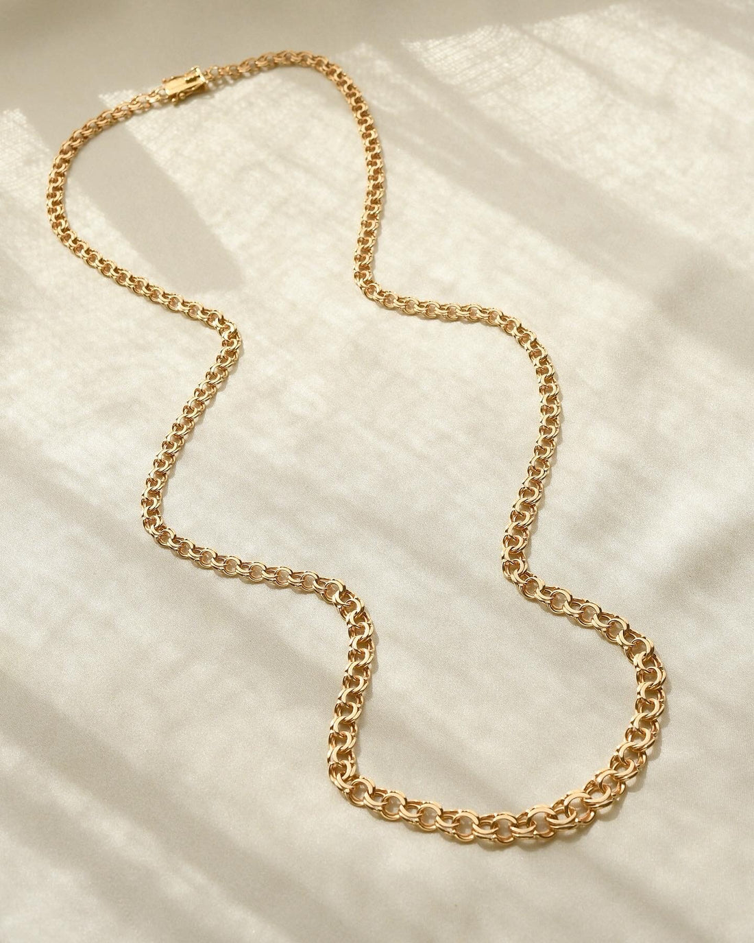 Long Rare 24.4 Inches Bismarck Chain 18K Gold 1960s