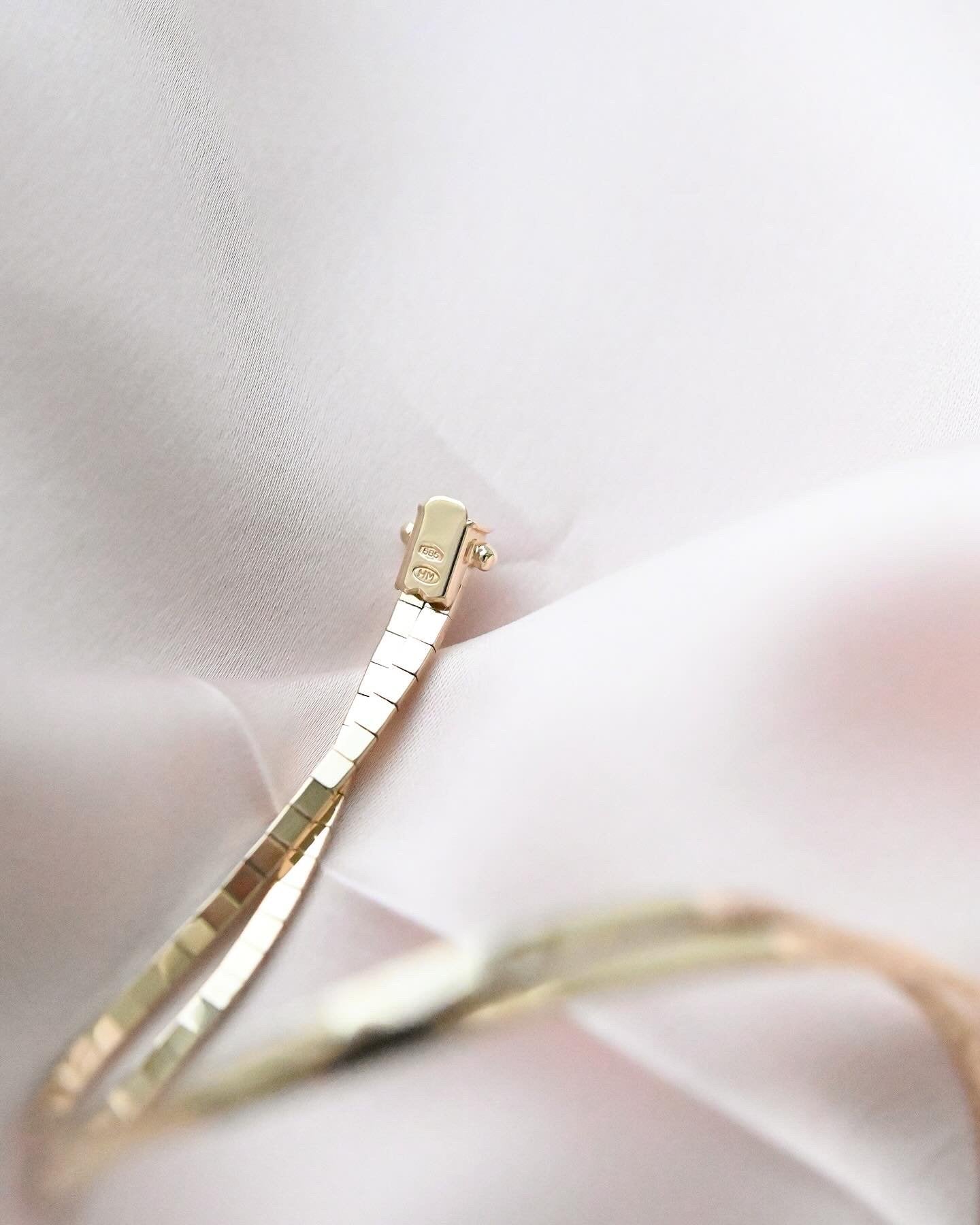 Gorgeous 1970s Italian Vintage Dream Bracelet 14K Gold