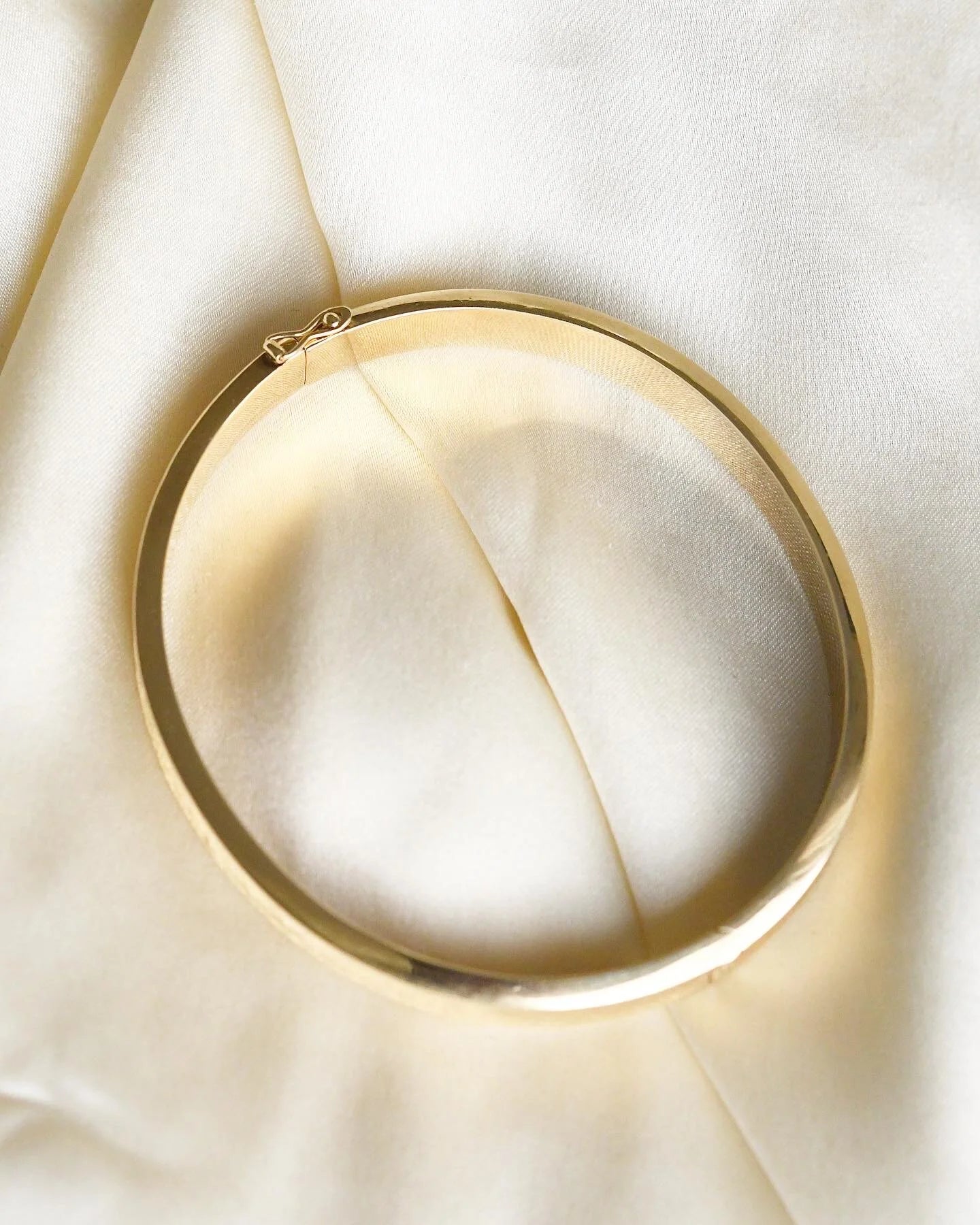 Gorg Satin Glow Bangle 14K 1960s