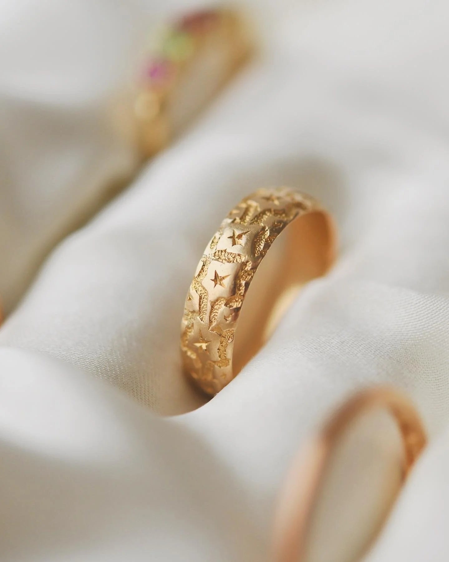 Beautiful Edwardian Wedding Band 18K Gold 1900