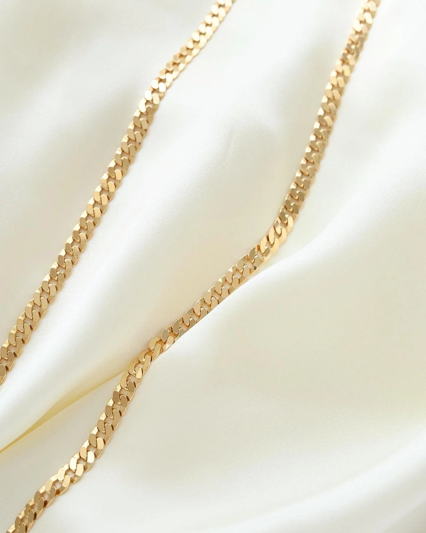 An Extraordinary Wide Flat Curb Link Chain 18K Gold 1970