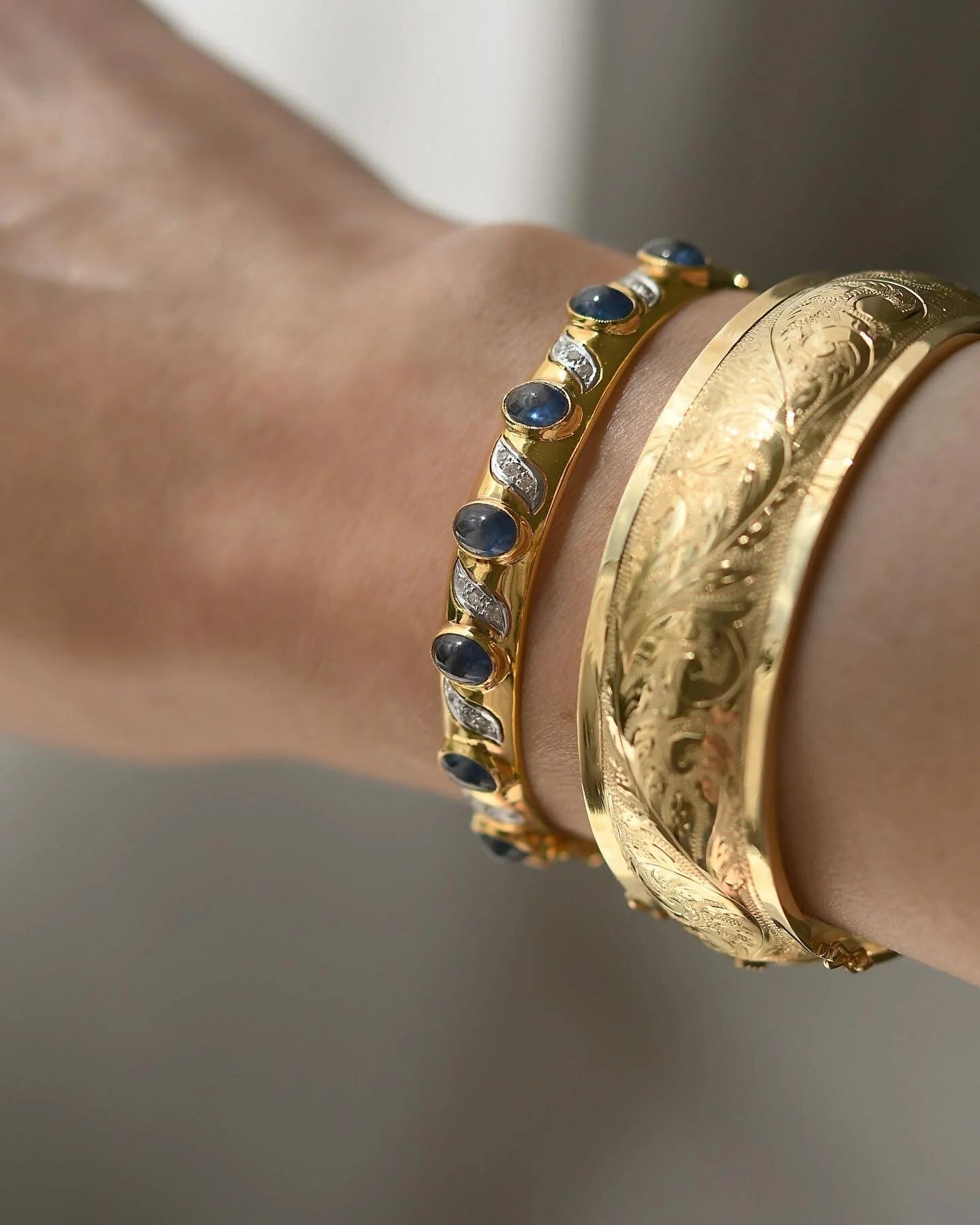 Magical Sapphire Cabochon Bracelet 14K Gold 1980s